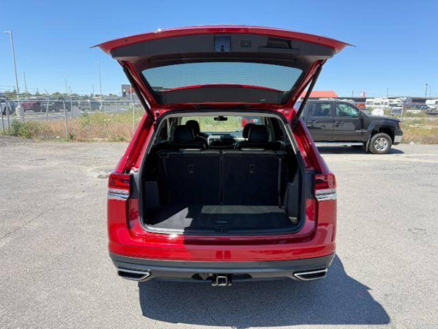 2021 RED /BLACK Volkswagen Atlas (1V2BR2CA0MC) with an 36 engine, Automatic transmission, located at 1175 N Woodruff Ave, Idaho Falls, ID, 83401, 43.506901, -111.999657 - At Timberline Auto, finding a great deal on your next vehicle is always easy! Our experienced sales staff's goal is to help find you the right vehicle at the right price! Our knowledgeable finance department has options for almost any credit score. We offer extended service contract options to prote - Photo#6