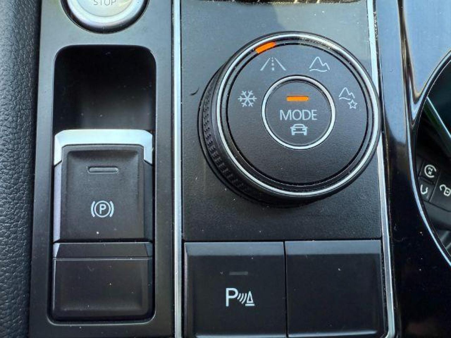 2021 RED /BLACK Volkswagen Atlas (1V2BR2CA0MC) with an 36 engine, Automatic transmission, located at 1175 N Woodruff Ave, Idaho Falls, ID, 83401, 43.506901, -111.999657 - At Timberline Auto, finding a great deal on your next vehicle is always easy! Our experienced sales staff's goal is to help find you the right vehicle at the right price! Our knowledgeable finance department has options for almost any credit score. We offer extended service contract options to prote - Photo#20
