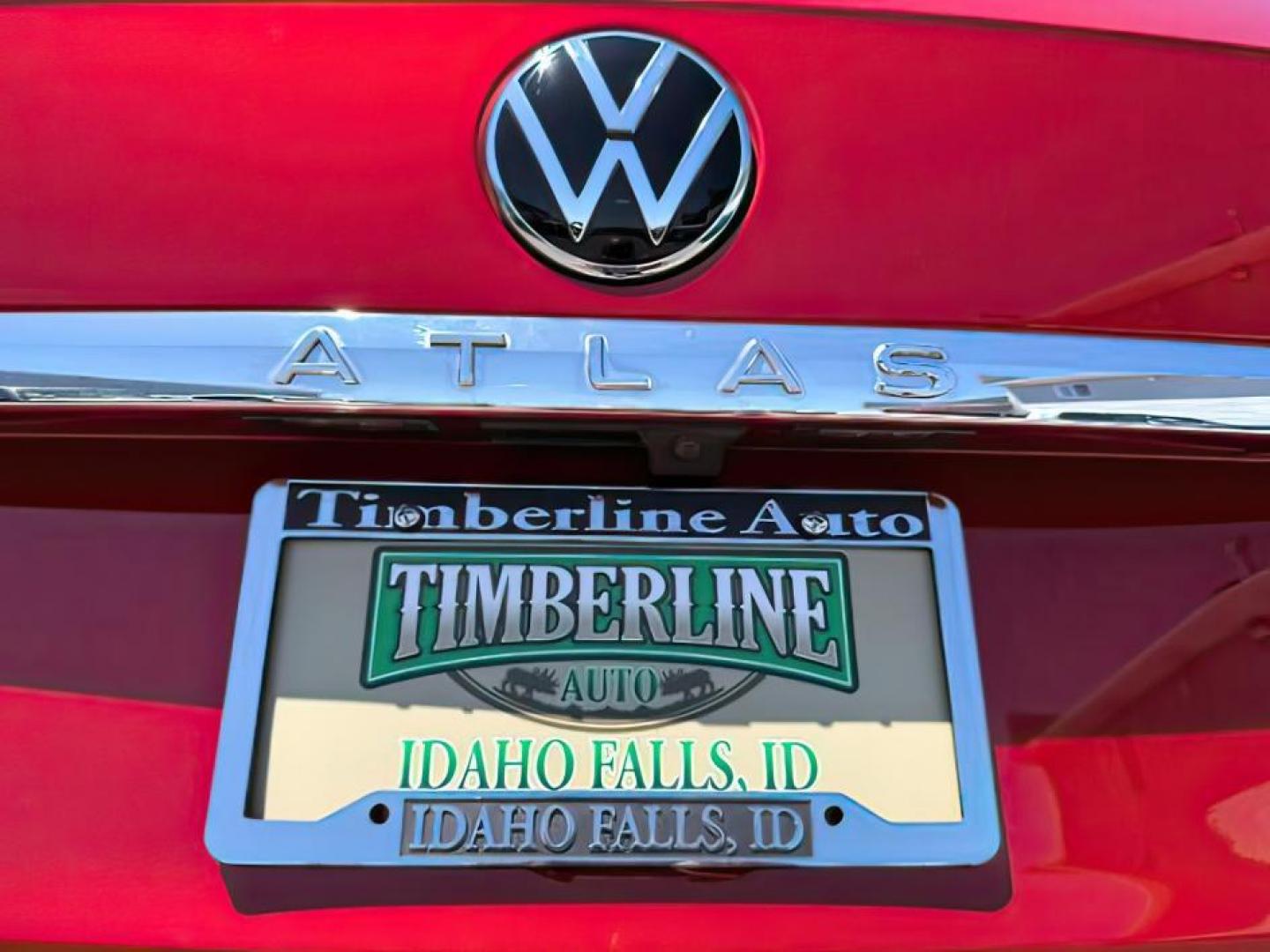 2021 RED /BLACK Volkswagen Atlas (1V2BR2CA0MC) with an 36 engine, Automatic transmission, located at 1175 N Woodruff Ave, Idaho Falls, ID, 83401, 43.506901, -111.999657 - At Timberline Auto, finding a great deal on your next vehicle is always easy! Our experienced sales staff's goal is to help find you the right vehicle at the right price! Our knowledgeable finance department has options for almost any credit score. We offer extended service contract options to prote - Photo#4