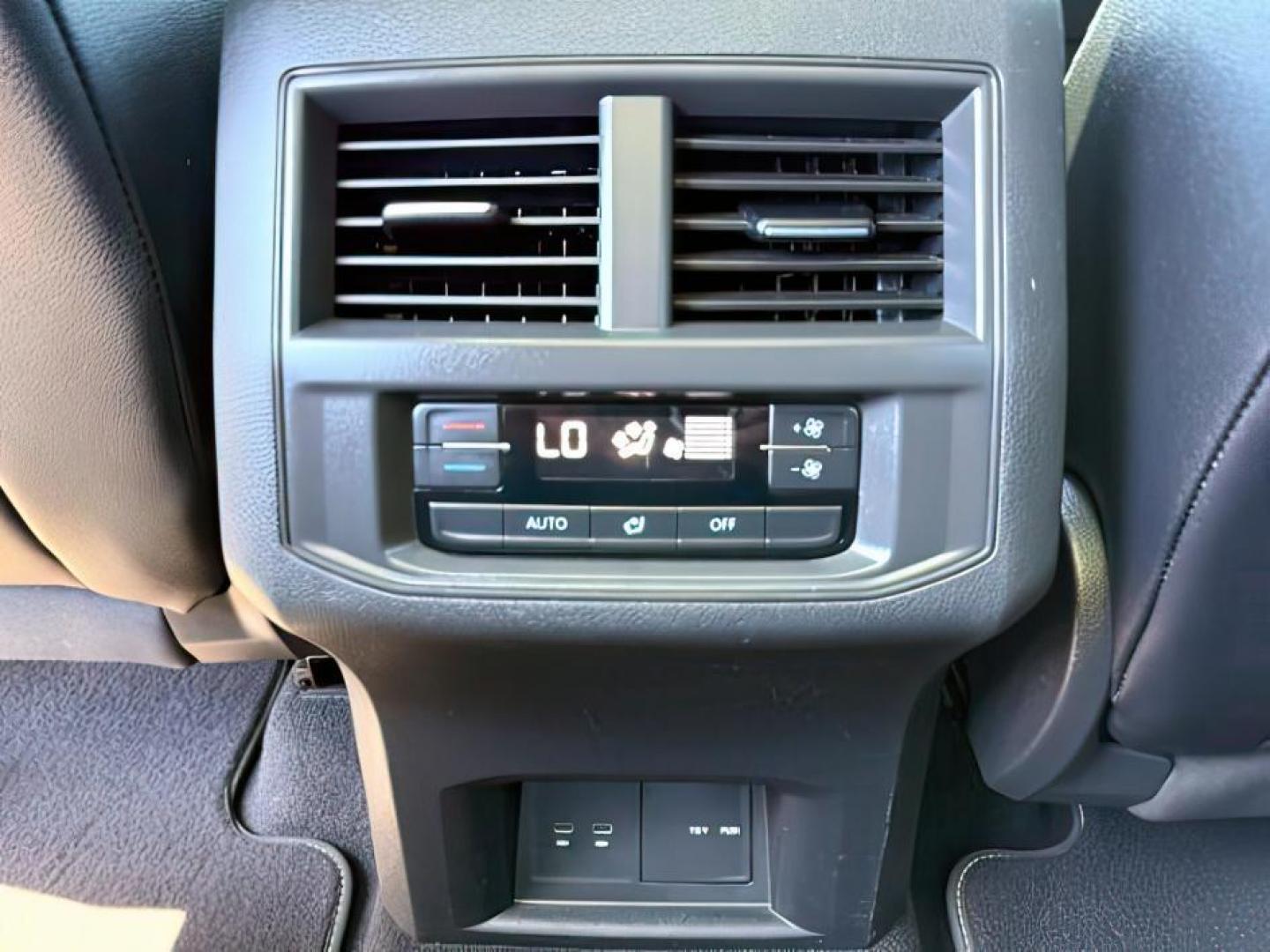2021 RED /BLACK Volkswagen Atlas (1V2BR2CA0MC) with an 36 engine, Automatic transmission, located at 1175 N Woodruff Ave, Idaho Falls, ID, 83401, 43.506901, -111.999657 - At Timberline Auto, finding a great deal on your next vehicle is always easy! Our experienced sales staff's goal is to help find you the right vehicle at the right price! Our knowledgeable finance department has options for almost any credit score. We offer extended service contract options to prote - Photo#24