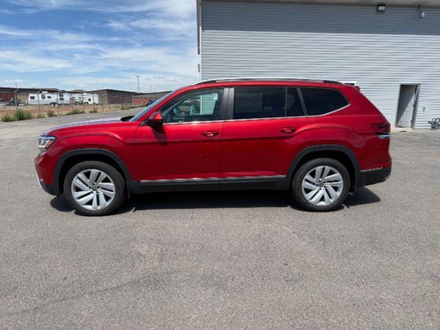 2021 Aurora Red Metallic /Titan Black Volkswagen Atlas (1V2BR2CA0MC) with an 36L V-6 gasoline direct injection engine, Automatic transmission, located at 1175 N Woodruff Ave, Idaho Falls, ID, 83401, 43.506901, -111.999657 - Photo#28