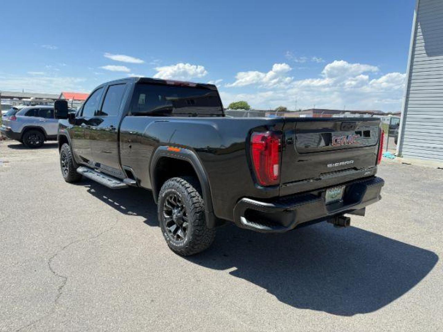 2021 Onyx Black /Jet Black w/Kalahari Accents GMC Sierra 2500HD 4WD Crew Cab Long Bed AT4 (1GT49PEY0MF) with an Duramax 6.6L V-8 diesel direct injection engine, AUTOMATIC transmission, located at 1235 N Woodruff Ave., Idaho Falls, 83401, (208) 523-1053, 43.507172, -112.000488 - At Timberline Auto, finding a great deal on your next vehicle is always easy! Our experienced sales staff's goal is to help find you the right vehicle at the right price! Our knowledgeable finance department has options for almost any credit score. We offer extended service contract options to prote - Photo#29
