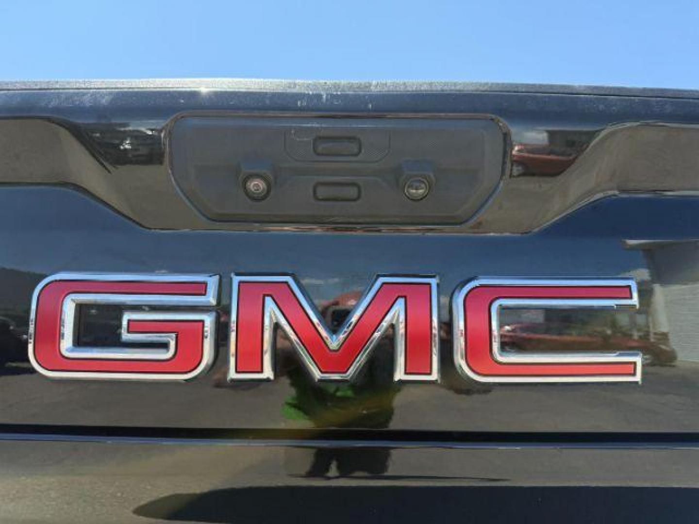 2021 Onyx Black /Jet Black w/Kalahari Accents GMC Sierra 2500HD 4WD Crew Cab Long Bed AT4 (1GT49PEY0MF) with an Duramax 6.6L V-8 diesel direct injection engine, AUTOMATIC transmission, located at 1235 N Woodruff Ave., Idaho Falls, 83401, (208) 523-1053, 43.507172, -112.000488 - At Timberline Auto, finding a great deal on your next vehicle is always easy! Our experienced sales staff's goal is to help find you the right vehicle at the right price! Our knowledgeable finance department has options for almost any credit score. We offer extended service contract options to prote - Photo#31