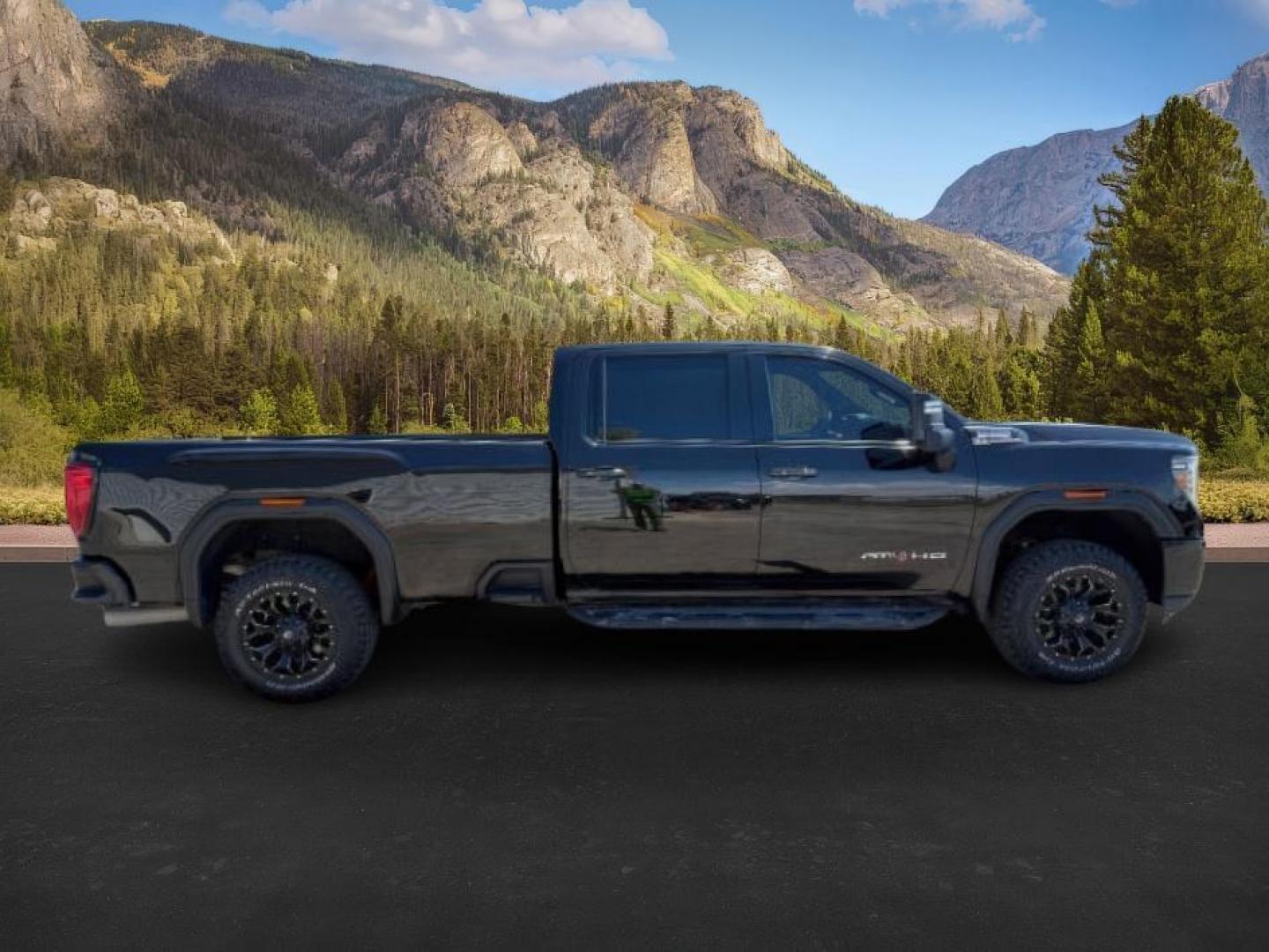 2021 Onyx Black /Jet Black w/Kalahari Accents GMC Sierra 2500HD 4WD Crew Cab Long Bed AT4 (1GT49PEY0MF) with an Duramax 6.6L V-8 diesel direct injection engine, AUTOMATIC transmission, located at 1235 N Woodruff Ave., Idaho Falls, 83401, (208) 523-1053, 43.507172, -112.000488 - At Timberline Auto, finding a great deal on your next vehicle is always easy! Our experienced sales staff's goal is to help find you the right vehicle at the right price! Our knowledgeable finance department has options for almost any credit score. We offer extended service contract options to prote - Photo#8