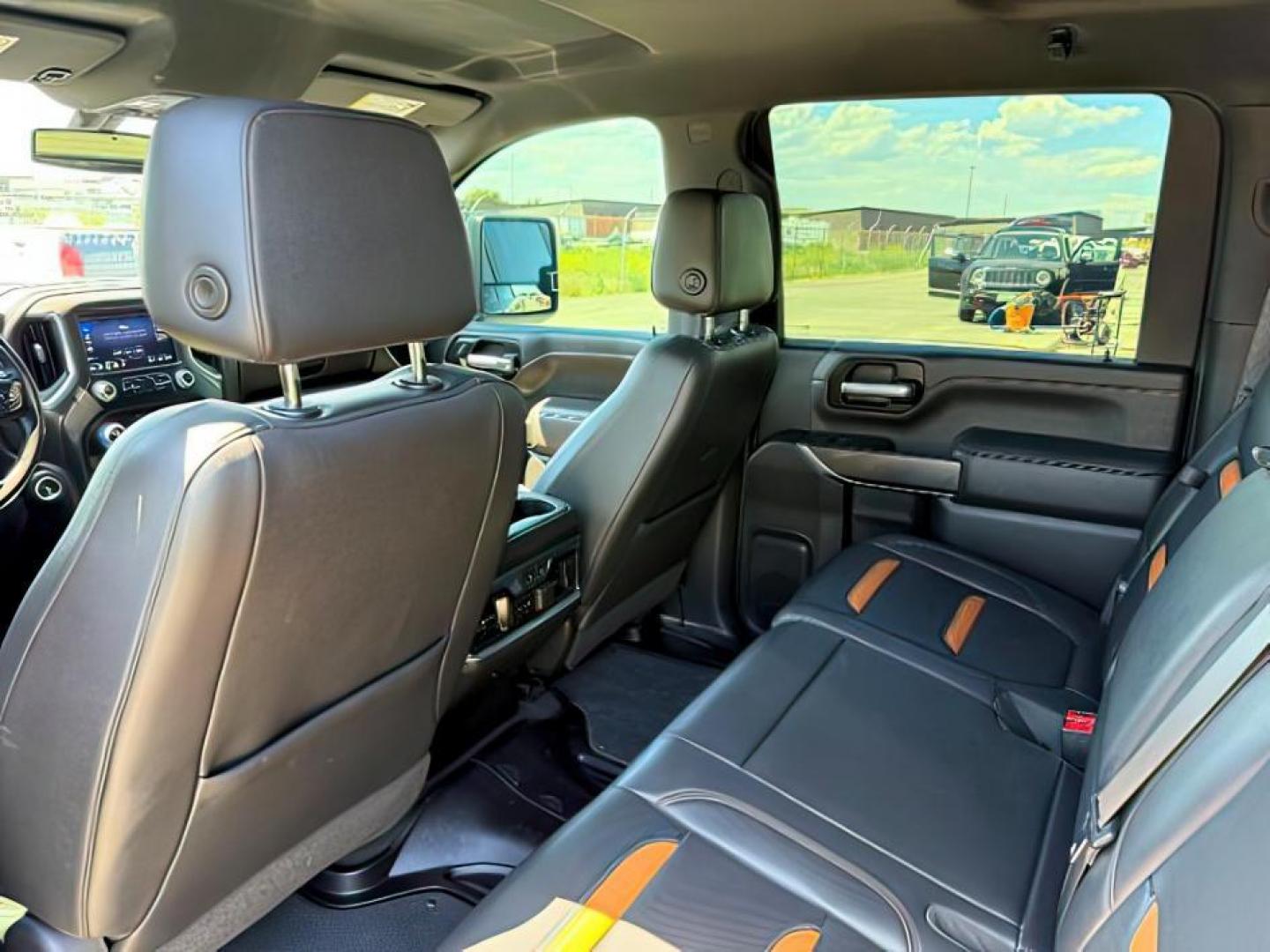 2021 Onyx Black /Jet Black w/Kalahari Accents GMC Sierra 2500HD 4WD Crew Cab Long Bed AT4 (1GT49PEY0MF) with an Duramax 6.6L V-8 diesel direct injection engine, AUTOMATIC transmission, located at 1235 N Woodruff Ave., Idaho Falls, 83401, (208) 523-1053, 43.507172, -112.000488 - At Timberline Auto, finding a great deal on your next vehicle is always easy! Our experienced sales staff's goal is to help find you the right vehicle at the right price! Our knowledgeable finance department has options for almost any credit score. We offer extended service contract options to prote - Photo#25