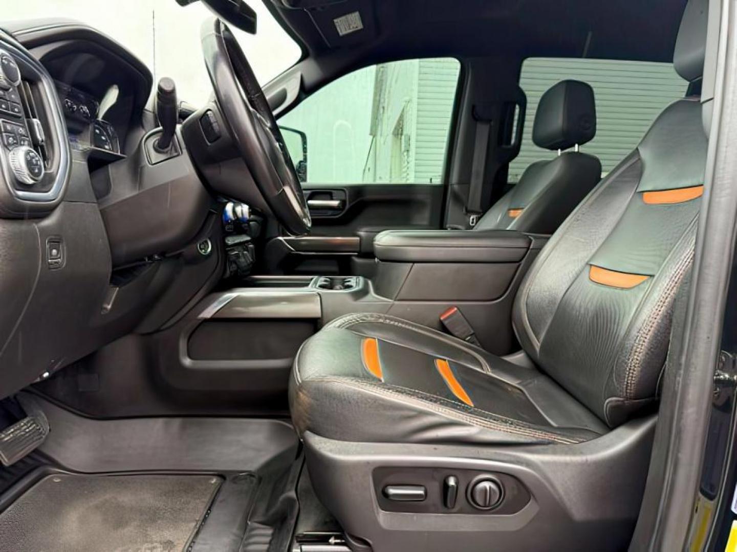 2021 Onyx Black /Jet Black w/Kalahari Accents GMC Sierra 2500HD (1GT49PEY0MF) with an Duramax 66L V-8 diesel direct injection engine, Automatic transmission, located at 1175 N Woodruff Ave, Idaho Falls, ID, 83401, 43.506901, -111.999657 - At Timberline Auto, finding a great deal on your next vehicle is always easy! Our experienced sales staff's goal is to help find you the right vehicle at the right price! Our knowledgeable finance department has options for almost any credit score. We offer extended service contract options to prote - Photo#13