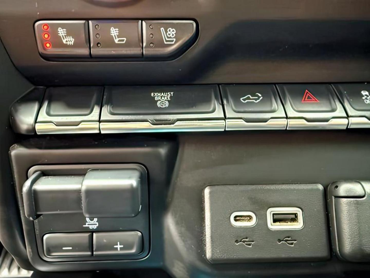 2021 Onyx Black /Jet Black w/Kalahari Accents GMC Sierra 2500HD (1GT49PEY0MF) with an Duramax 66L V-8 diesel direct injection engine, Automatic transmission, located at 1175 N Woodruff Ave, Idaho Falls, ID, 83401, 43.506901, -111.999657 - At Timberline Auto, finding a great deal on your next vehicle is always easy! Our experienced sales staff's goal is to help find you the right vehicle at the right price! Our knowledgeable finance department has options for almost any credit score. We offer extended service contract options to prote - Photo#19