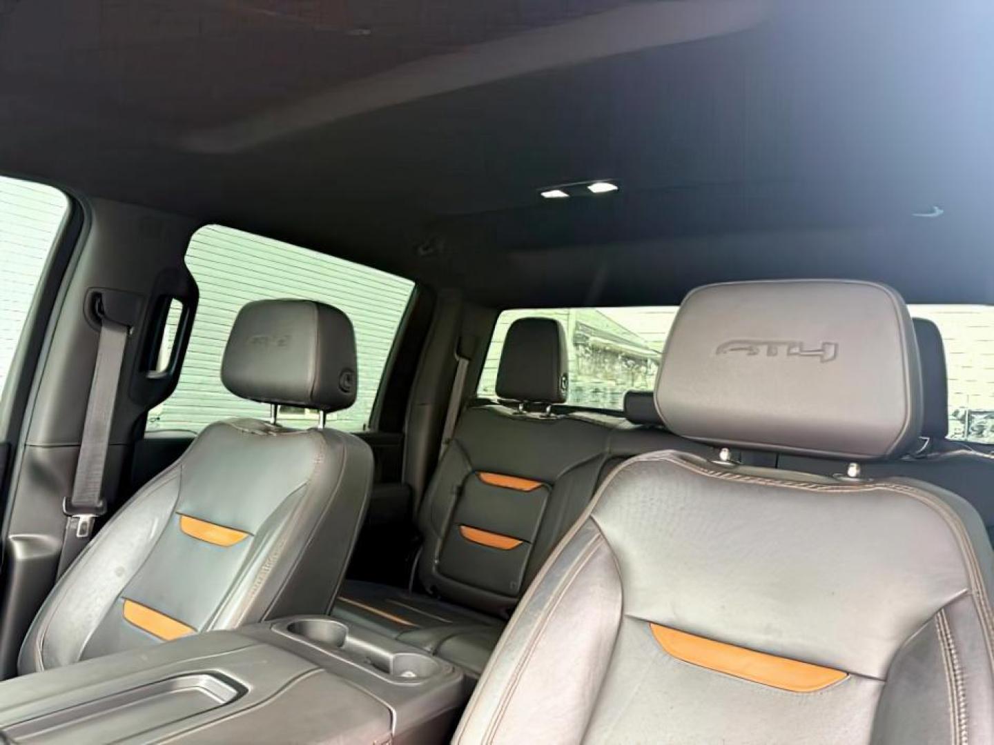 2021 Onyx Black /Jet Black w/Kalahari Accents GMC Sierra 2500HD (1GT49PEY0MF) with an Duramax 66L V-8 diesel direct injection engine, Automatic transmission, located at 1175 N Woodruff Ave, Idaho Falls, ID, 83401, 43.506901, -111.999657 - At Timberline Auto, finding a great deal on your next vehicle is always easy! Our experienced sales staff's goal is to help find you the right vehicle at the right price! Our knowledgeable finance department has options for almost any credit score. We offer extended service contract options to prote - Photo#20