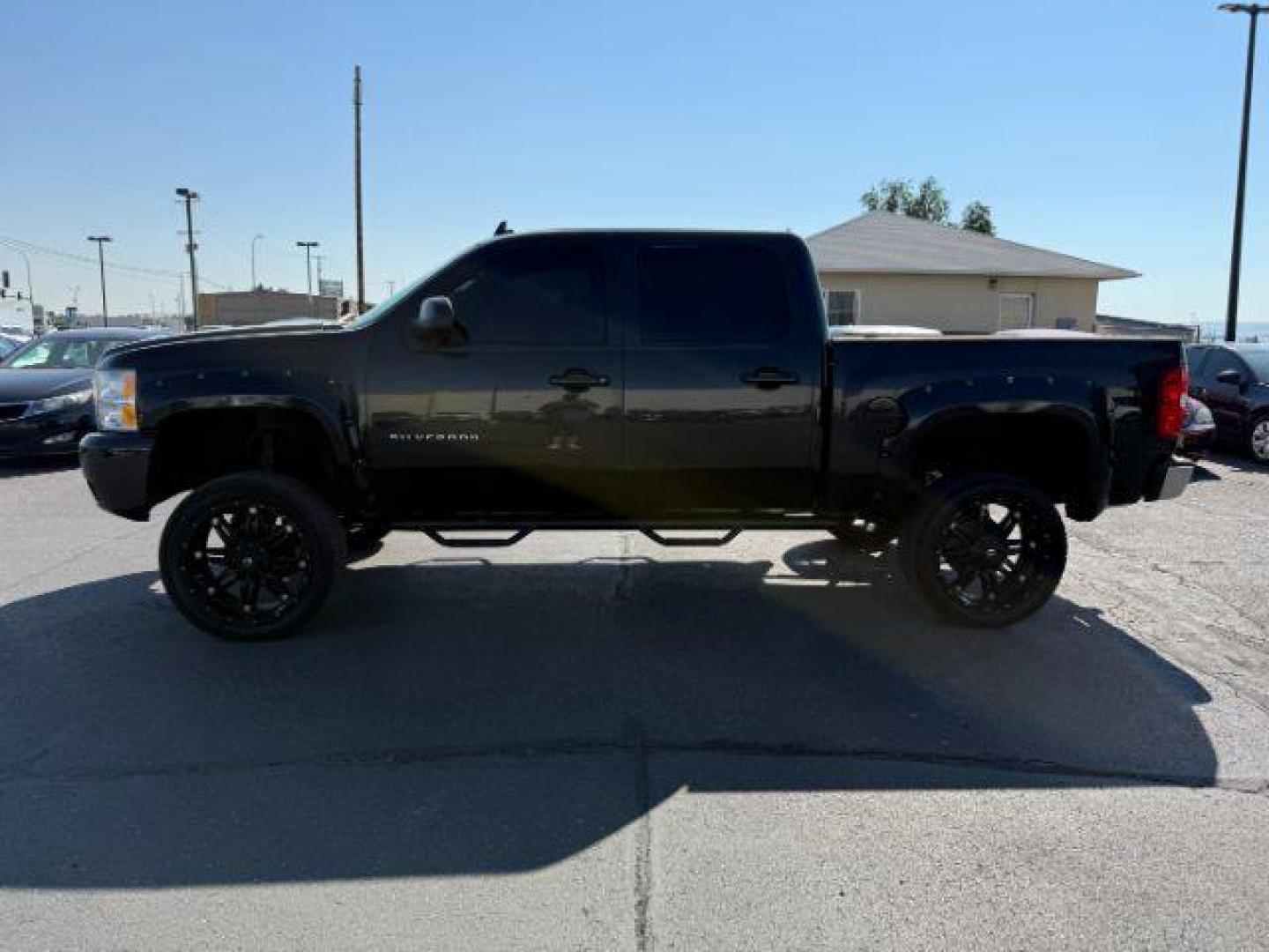 2012 Black /Ebony Chevrolet Silverado 1500 (3GCPKTE70CG) with an Vortec 53L V-8 variable valve control engine, Automatic transmission, located at 1175 N Woodruff Ave, Idaho Falls, ID, 83401, 43.506901, -111.999657 - At Timberline Auto, finding a great deal on your next vehicle is always easy! Our experienced sales staff's goal is to help find you the right vehicle at the right price! Our knowledgeable finance department has options for almost any credit score. We offer extended service contract options to prote - Photo#21