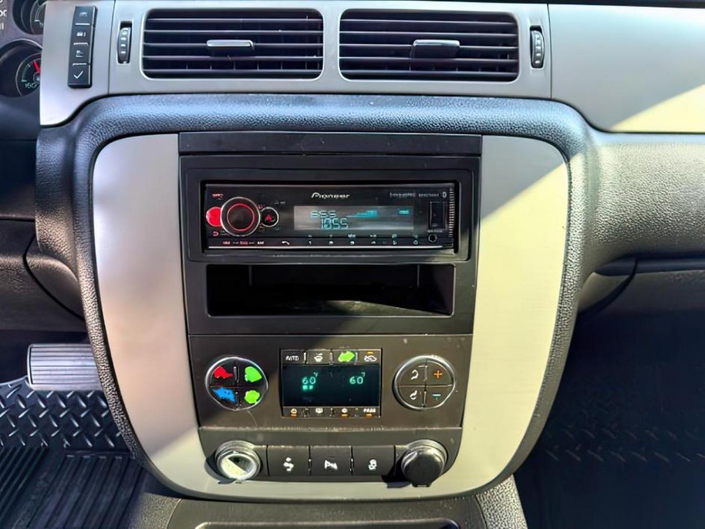2012 Black /Ebony Chevrolet Silverado 1500 (3GCPKTE70CG) with an Vortec 53L V-8 variable valve control engine, Automatic transmission, located at 1175 N Woodruff Ave, Idaho Falls, ID, 83401, 43.506901, -111.999657 - At Timberline Auto, finding a great deal on your next vehicle is always easy! Our experienced sales staff's goal is to help find you the right vehicle at the right price! Our knowledgeable finance department has options for almost any credit score. We offer extended service contract options to prote - Photo#14