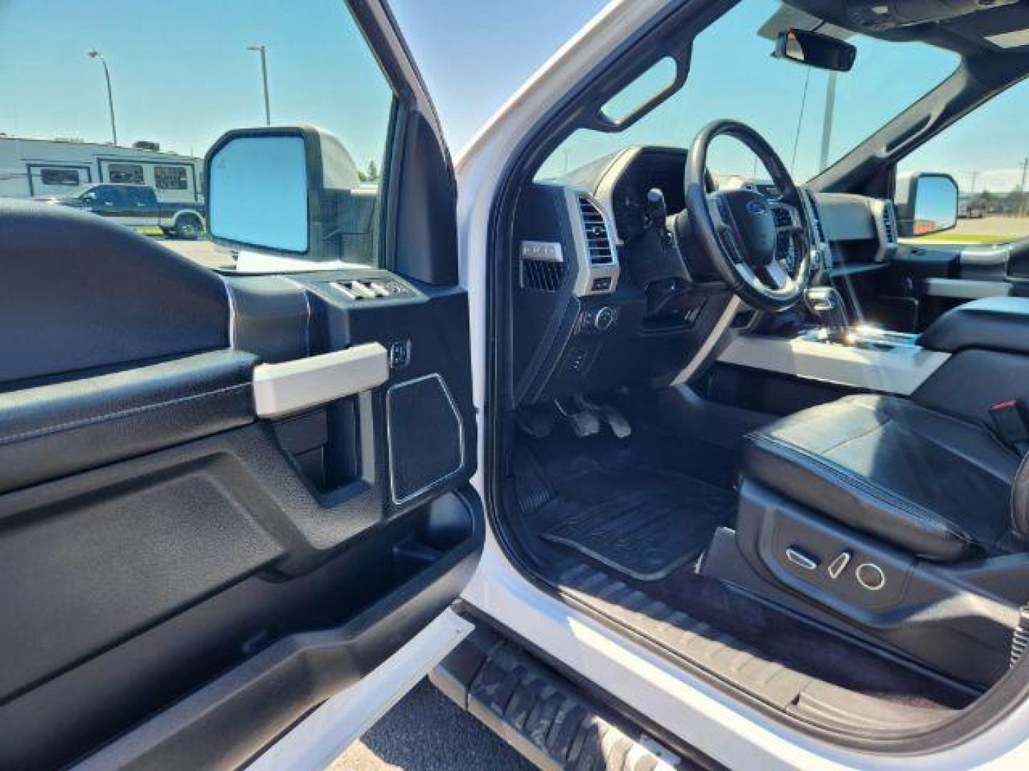 2015 WHITE /LEATHER Ford F-150 (1FTEW1EGXFK) with an 35 engine, Automatic transmission, located at 1175 N Woodruff Ave, Idaho Falls, ID, 83401, 43.506901, -111.999657 - At Timberline Auto, finding a great deal on your next vehicle is always easy! Our experienced sales staff's goal is to help find you the right vehicle at the right price! Our knowledgeable finance department has options for almost any credit score. We offer extended service contract options to prote - Photo#30