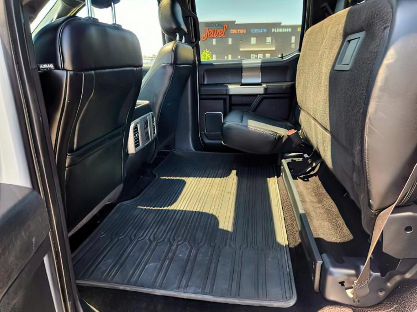 2015 WHITE /LEATHER Ford F-150 (1FTEW1EGXFK) with an 35 engine, Automatic transmission, located at 1175 N Woodruff Ave, Idaho Falls, ID, 83401, 43.506901, -111.999657 - At Timberline Auto, finding a great deal on your next vehicle is always easy! Our experienced sales staff's goal is to help find you the right vehicle at the right price! Our knowledgeable finance department has options for almost any credit score. We offer extended service contract options to prote - Photo#14