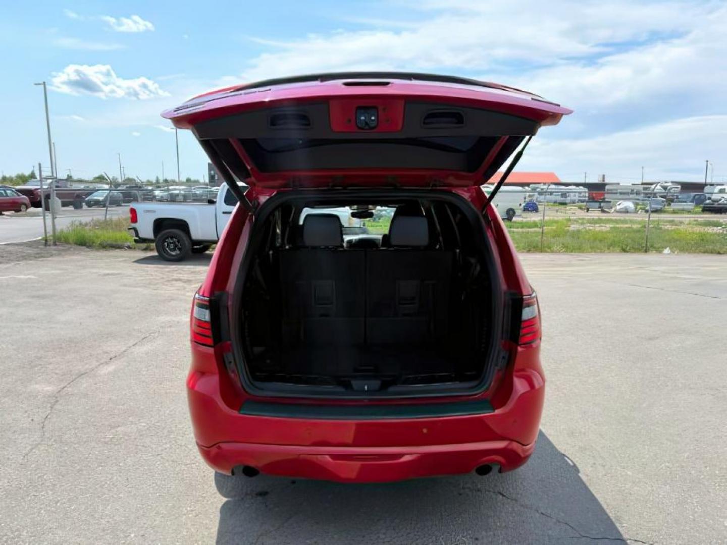 2017 Redline 2 Coat Pearl /Black Dodge Durango (1C4SDJCT3HC) with an HEMI 57L V-8 variable valve control engine, Automatic transmission, located at 1175 N Woodruff Ave, Idaho Falls, ID, 83401, 43.506901, -111.999657 - At Timberline Auto, finding a great deal on your next vehicle is always easy! Our experienced sales staff's goal is to help find you the right vehicle at the right price! Our knowledgeable finance department has options for almost any credit score. We offer extended service contract options to prote - Photo#5