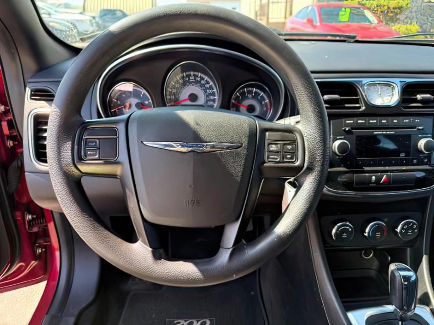2013 RED /CLOTH Chrysler 200 SE (1C3CCBAB7DN) with an 2.4 engine, AUTOMATIC transmission, located at 1235 N Woodruff Ave., Idaho Falls, 83401, (208) 523-1053, 43.507172, -112.000488 - At Timberline Auto, finding a great deal on your next vehicle is always easy! Our experienced sales staff's goal is to help find you the right vehicle at the right price! Our knowledgeable finance department has options for almost any credit score. We offer extended service contract options to prote - Photo#10