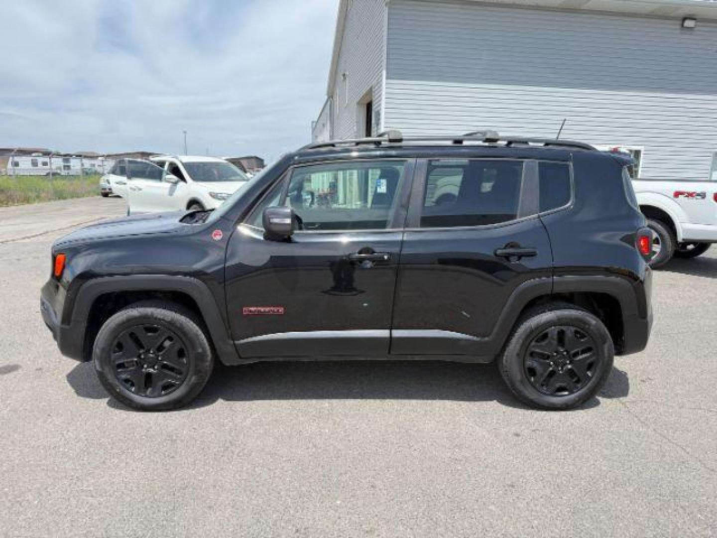 2018 BLACK /CLOTH Jeep Renegade (ZACCJBCB0JJ) with an 24 engine, Automatic transmission, located at 1175 N Woodruff Ave, Idaho Falls, ID, 83401, 43.506901, -111.999657 - At Timberline Auto, finding a great deal on your next vehicle is always easy! Our experienced sales staff's goal is to help find you the right vehicle at the right price! Our knowledgeable finance department has options for almost any credit score. We offer extended service contract options to prote - Photo#23