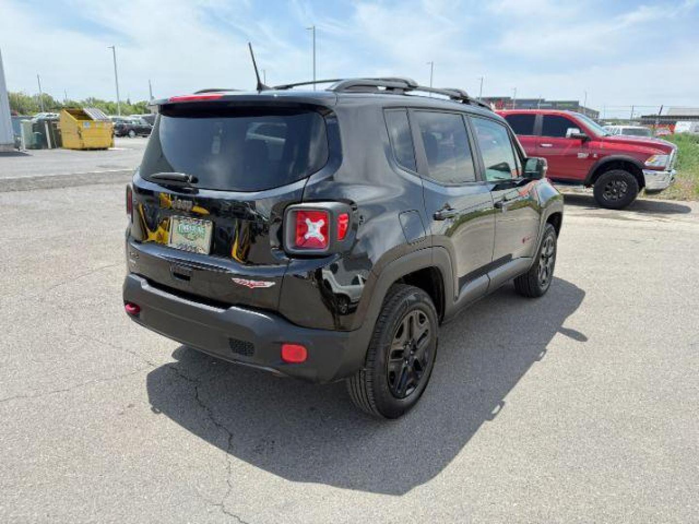2018 BLACK /CLOTH Jeep Renegade (ZACCJBCB0JJ) with an 24 engine, Automatic transmission, located at 1175 N Woodruff Ave, Idaho Falls, ID, 83401, 43.506901, -111.999657 - At Timberline Auto, finding a great deal on your next vehicle is always easy! Our experienced sales staff's goal is to help find you the right vehicle at the right price! Our knowledgeable finance department has options for almost any credit score. We offer extended service contract options to prote - Photo#27