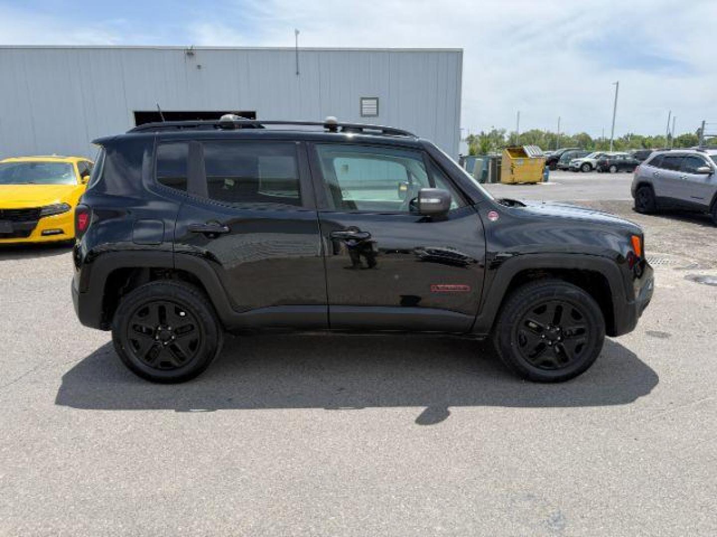 2018 BLACK /CLOTH Jeep Renegade (ZACCJBCB0JJ) with an 24 engine, Automatic transmission, located at 1175 N Woodruff Ave, Idaho Falls, ID, 83401, 43.506901, -111.999657 - At Timberline Auto, finding a great deal on your next vehicle is always easy! Our experienced sales staff's goal is to help find you the right vehicle at the right price! Our knowledgeable finance department has options for almost any credit score. We offer extended service contract options to prote - Photo#28