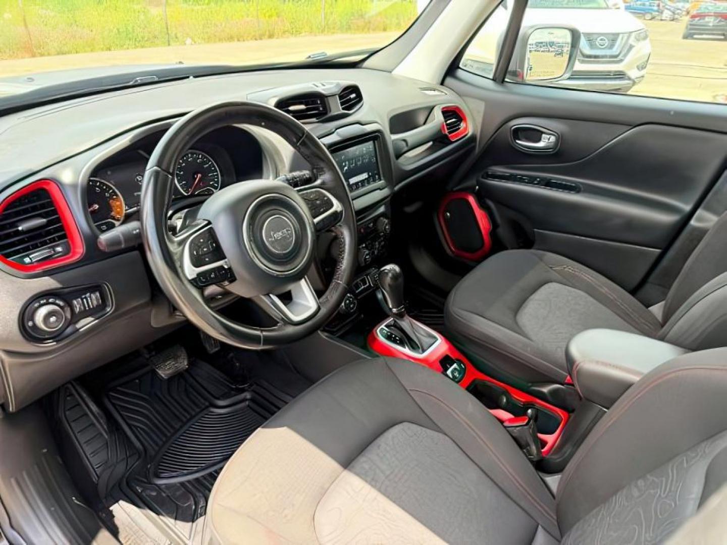 2018 BLACK /CLOTH Jeep Renegade (ZACCJBCB0JJ) with an 24 engine, Automatic transmission, located at 1175 N Woodruff Ave, Idaho Falls, ID, 83401, 43.506901, -111.999657 - At Timberline Auto, finding a great deal on your next vehicle is always easy! Our experienced sales staff's goal is to help find you the right vehicle at the right price! Our knowledgeable finance department has options for almost any credit score. We offer extended service contract options to prote - Photo#11