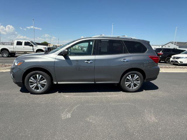 photo of 2020 Nissan Pathfinder SV 4WD