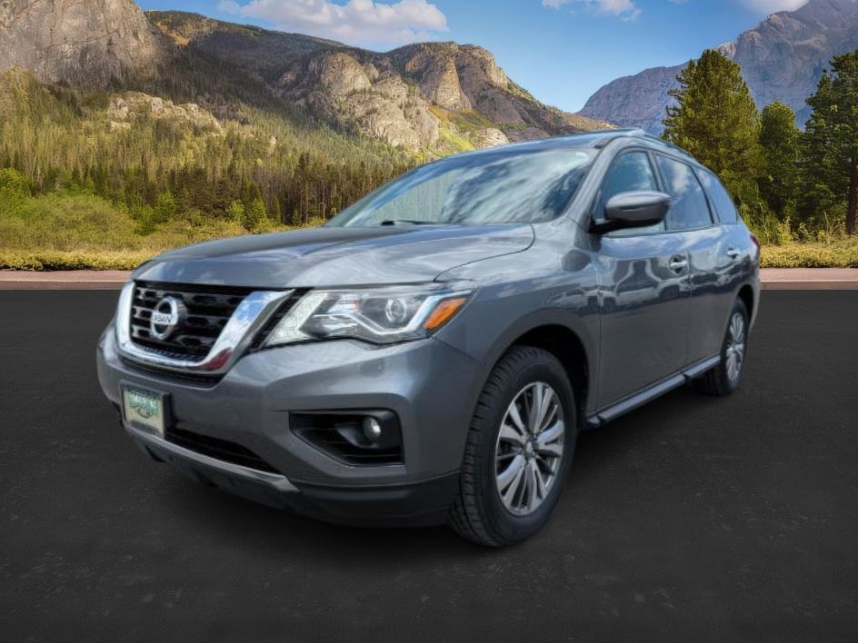 photo of 2020 Nissan Pathfinder SV 4WD