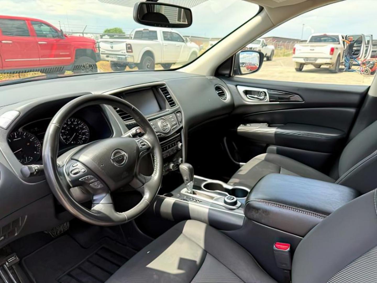 2020 SILVER /Charcoal Nissan Pathfinder (5N1DR2BM6LC) with an 35L V-6 gasoline direct injection engine, Automatic transmission, located at 1175 N Woodruff Ave, Idaho Falls, ID, 83401, 43.506901, -111.999657 - At Timberline Auto, finding a great deal on your next vehicle is always easy! Our experienced sales staff's goal is to help find you the right vehicle at the right price! Our knowledgeable finance department has options for almost any credit score. We offer extended service contract options to prote - Photo#12