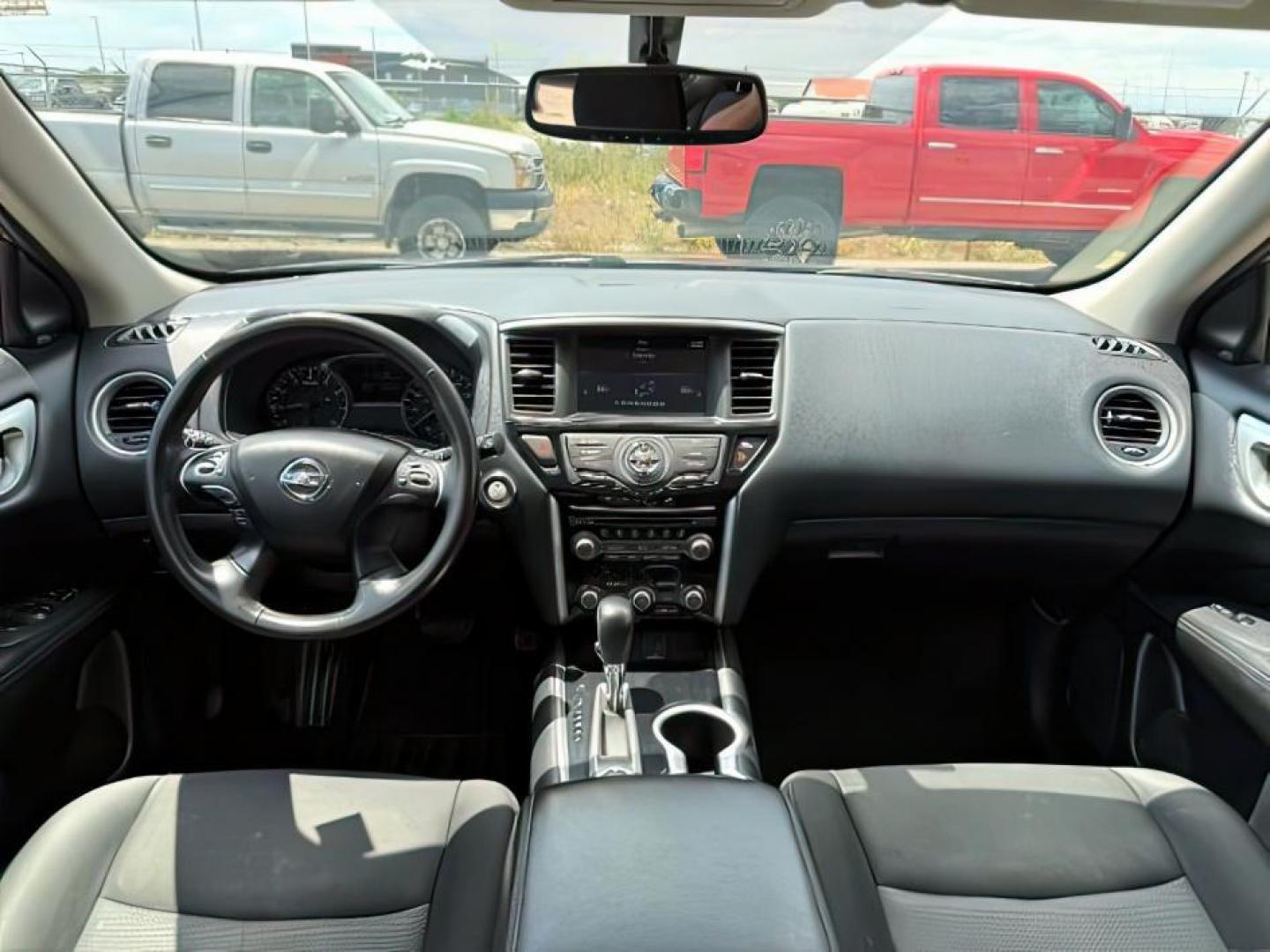 2020 SILVER /Charcoal Nissan Pathfinder (5N1DR2BM6LC) with an 35L V-6 gasoline direct injection engine, Automatic transmission, located at 1175 N Woodruff Ave, Idaho Falls, ID, 83401, 43.506901, -111.999657 - At Timberline Auto, finding a great deal on your next vehicle is always easy! Our experienced sales staff's goal is to help find you the right vehicle at the right price! Our knowledgeable finance department has options for almost any credit score. We offer extended service contract options to prote - Photo#19