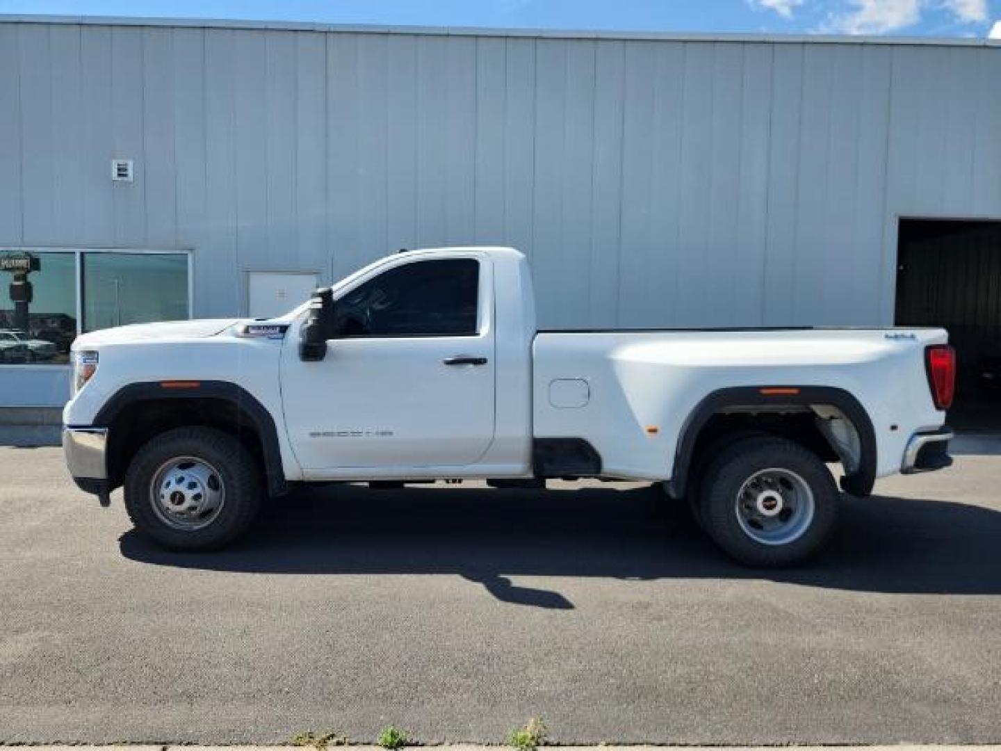 2023 Summit White /Jet Black GMC Sierra 3500HD (1GT39SEY2PF) with an Duramax 66L V-8 diesel direct injection engine, Automatic transmission, located at 1175 N Woodruff Ave, Idaho Falls, ID, 83401, 43.506901, -111.999657 - At Timberline Auto, finding a great deal on your next vehicle is always easy! Our experienced sales staff's goal is to help find you the right vehicle at the right price! Our knowledgeable finance department has options for almost any credit score. We offer extended service contract options to prote - Photo#21