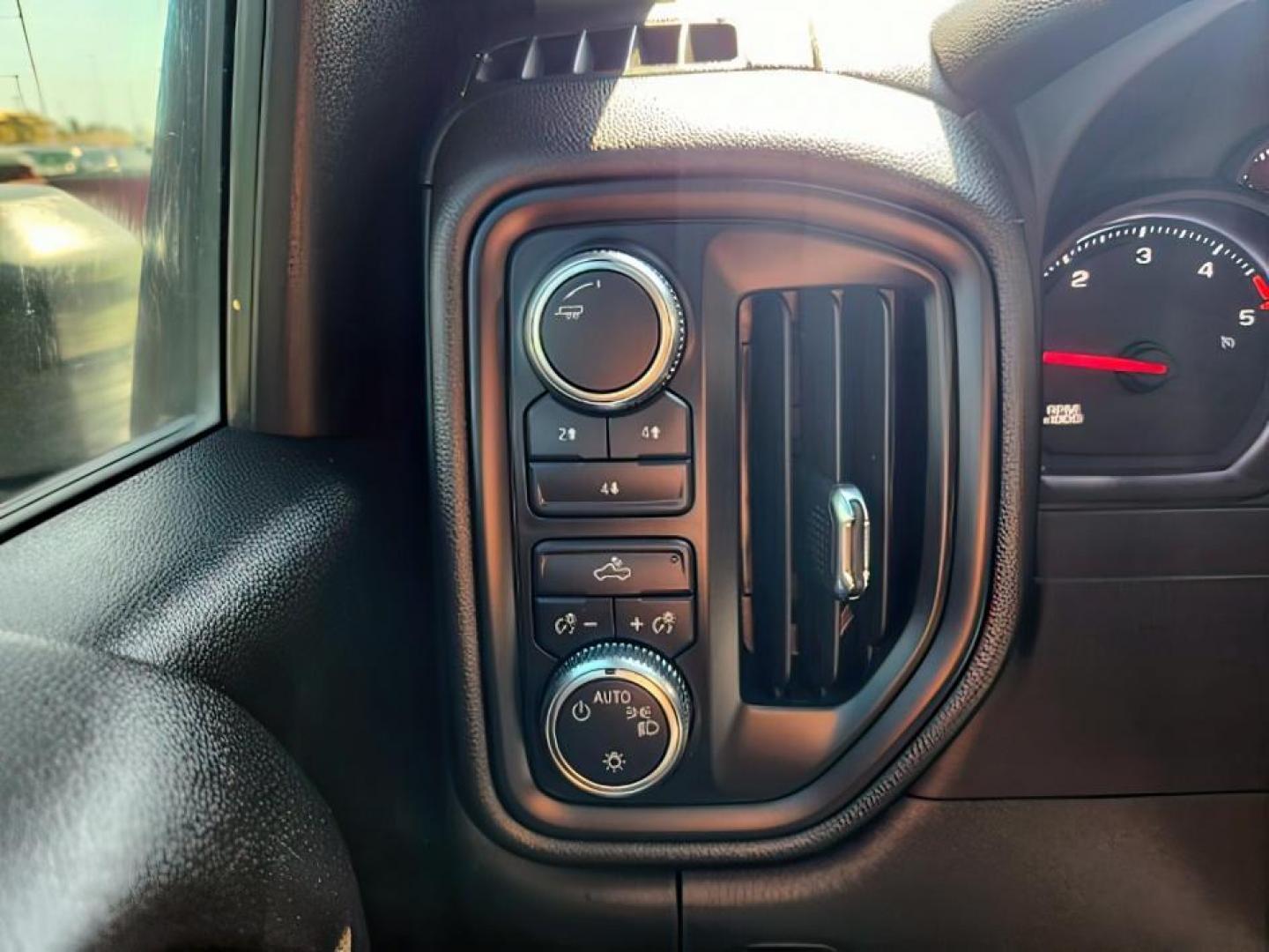 2023 Summit White /Jet Black GMC Sierra 3500HD (1GT39SEY2PF) with an Duramax 66L V-8 diesel direct injection engine, Automatic transmission, located at 1175 N Woodruff Ave, Idaho Falls, ID, 83401, 43.506901, -111.999657 - At Timberline Auto, finding a great deal on your next vehicle is always easy! Our experienced sales staff's goal is to help find you the right vehicle at the right price! Our knowledgeable finance department has options for almost any credit score. We offer extended service contract options to prote - Photo#18