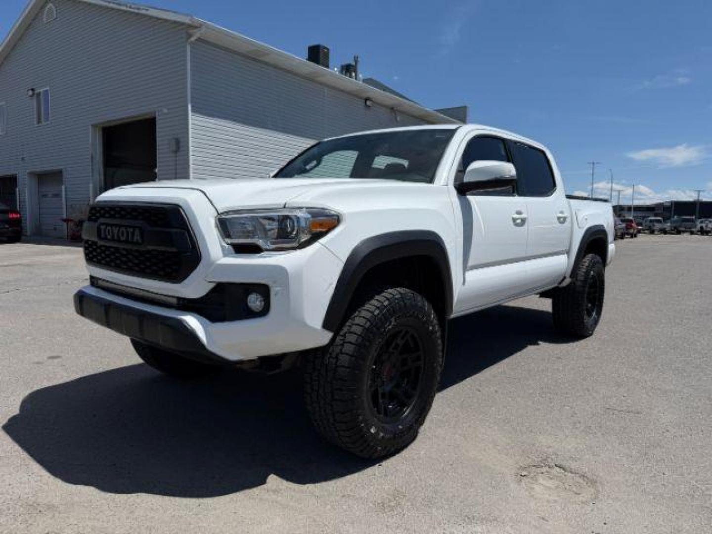 2017 WHITE /CLOTH Toyota Tacoma (3TMCZ5AN1HM) with an 35L V-6 portdirect injection engine, Automatic transmission, located at 1175 N Woodruff Ave, Idaho Falls, ID, 83401, 43.506901, -111.999657 - At Timberline Auto, finding a great deal on your next vehicle is always easy! Our experienced sales staff's goal is to help find you the right vehicle at the right price! Our knowledgeable finance department has options for almost any credit score. We offer extended service contract options to prote - Photo#25