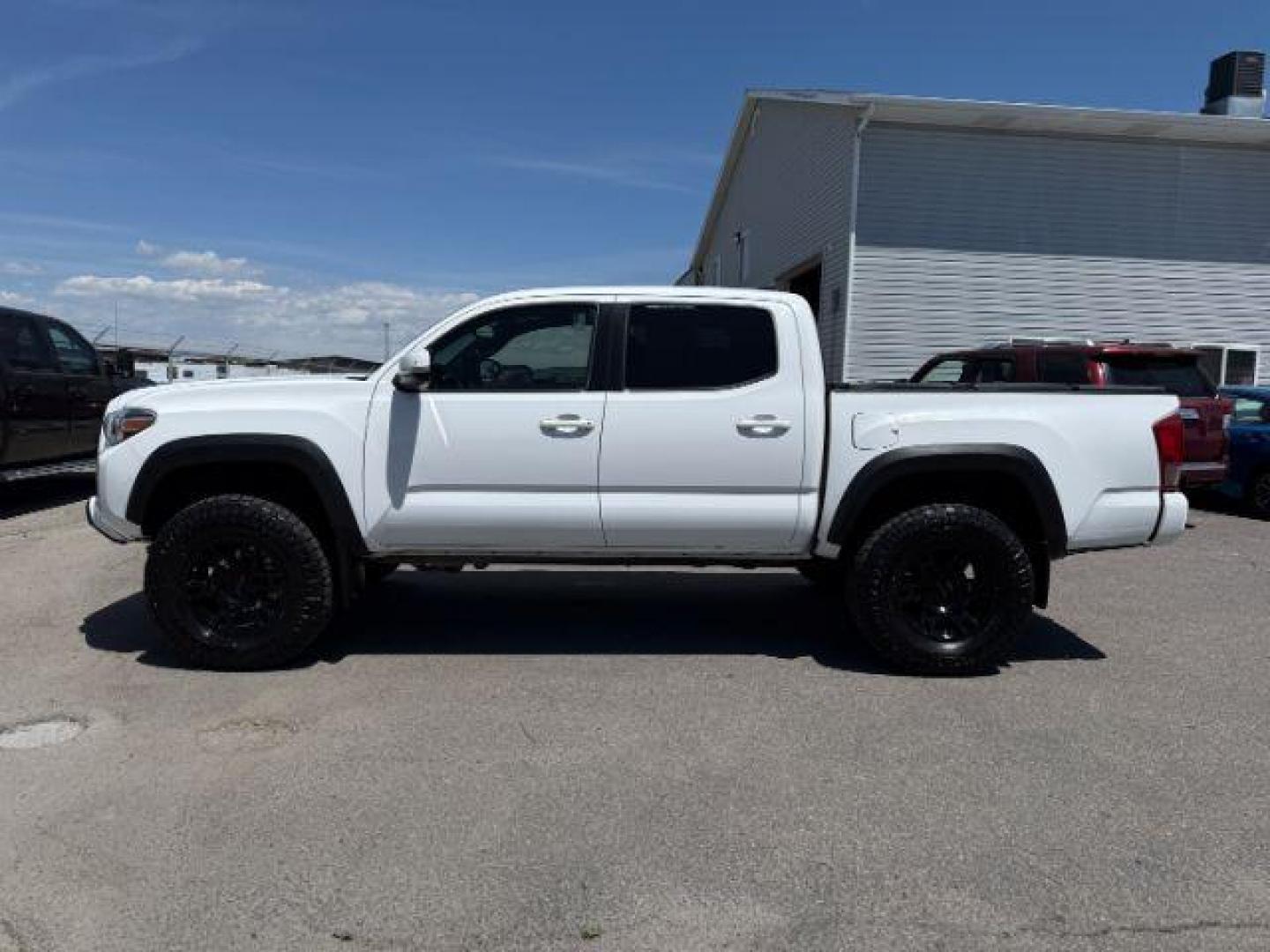 2017 WHITE /CLOTH Toyota Tacoma (3TMCZ5AN1HM) with an 35L V-6 portdirect injection engine, Automatic transmission, located at 1175 N Woodruff Ave, Idaho Falls, ID, 83401, 43.506901, -111.999657 - At Timberline Auto, finding a great deal on your next vehicle is always easy! Our experienced sales staff's goal is to help find you the right vehicle at the right price! Our knowledgeable finance department has options for almost any credit score. We offer extended service contract options to prote - Photo#26