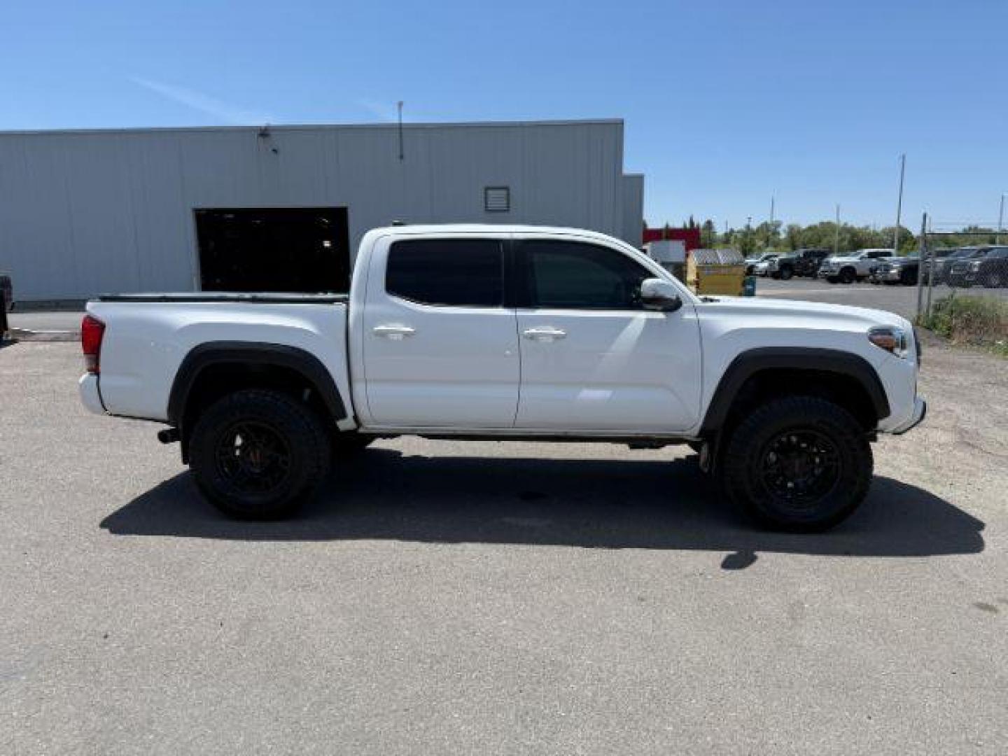 2017 WHITE /CLOTH Toyota Tacoma (3TMCZ5AN1HM) with an 35L V-6 portdirect injection engine, Automatic transmission, located at 1175 N Woodruff Ave, Idaho Falls, ID, 83401, 43.506901, -111.999657 - At Timberline Auto, finding a great deal on your next vehicle is always easy! Our experienced sales staff's goal is to help find you the right vehicle at the right price! Our knowledgeable finance department has options for almost any credit score. We offer extended service contract options to prote - Photo#32