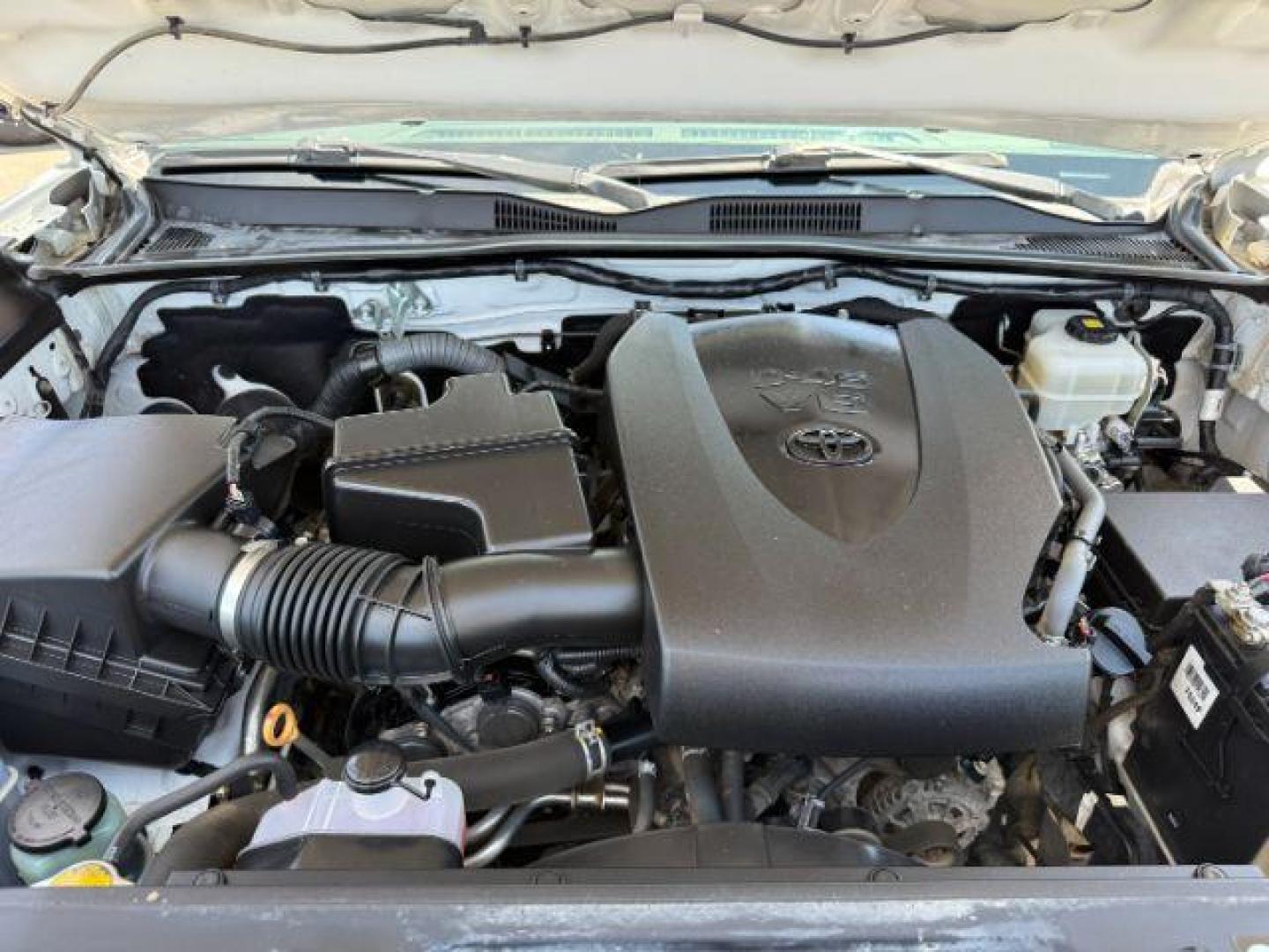 2017 WHITE /CLOTH Toyota Tacoma (3TMCZ5AN1HM) with an 35L V-6 portdirect injection engine, Automatic transmission, located at 1175 N Woodruff Ave, Idaho Falls, ID, 83401, 43.506901, -111.999657 - At Timberline Auto, finding a great deal on your next vehicle is always easy! Our experienced sales staff's goal is to help find you the right vehicle at the right price! Our knowledgeable finance department has options for almost any credit score. We offer extended service contract options to prote - Photo#49