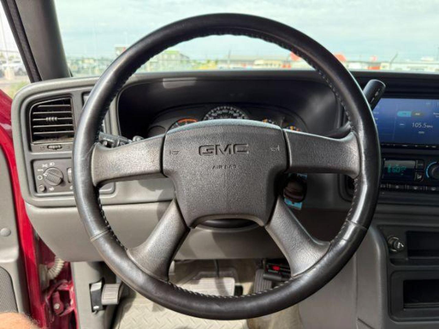2005 RED /Dark Pewter GMC Sierra 2500HD (1GTHK29295E) with an 66 engine, Automatic transmission, located at 1175 N Woodruff Ave, Idaho Falls, ID, 83401, 43.506901, -111.999657 - At Timberline Auto, finding a great deal on your next vehicle is always easy! Our experienced sales staff's goal is to help find you the right vehicle at the right price! Our knowledgeable finance department has options for almost any credit score. We offer extended service contract options to prote - Photo#31