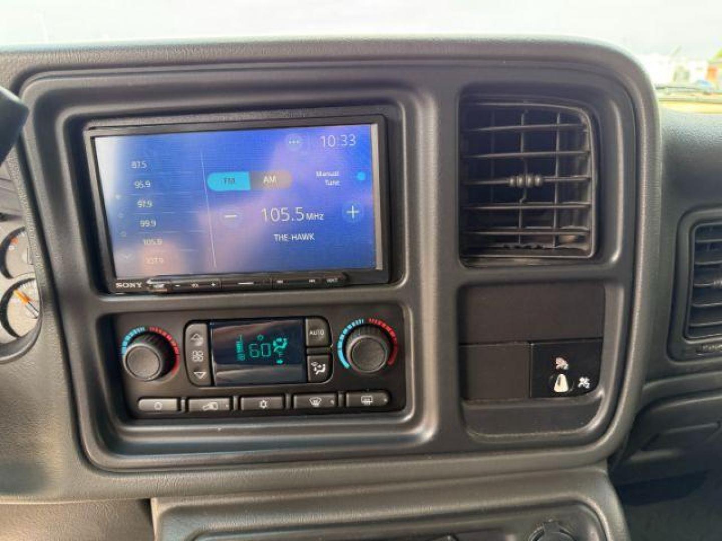2005 RED /Dark Pewter GMC Sierra 2500HD (1GTHK29295E) with an 66 engine, Automatic transmission, located at 1175 N Woodruff Ave, Idaho Falls, ID, 83401, 43.506901, -111.999657 - At Timberline Auto, finding a great deal on your next vehicle is always easy! Our experienced sales staff's goal is to help find you the right vehicle at the right price! Our knowledgeable finance department has options for almost any credit score. We offer extended service contract options to prote - Photo#32