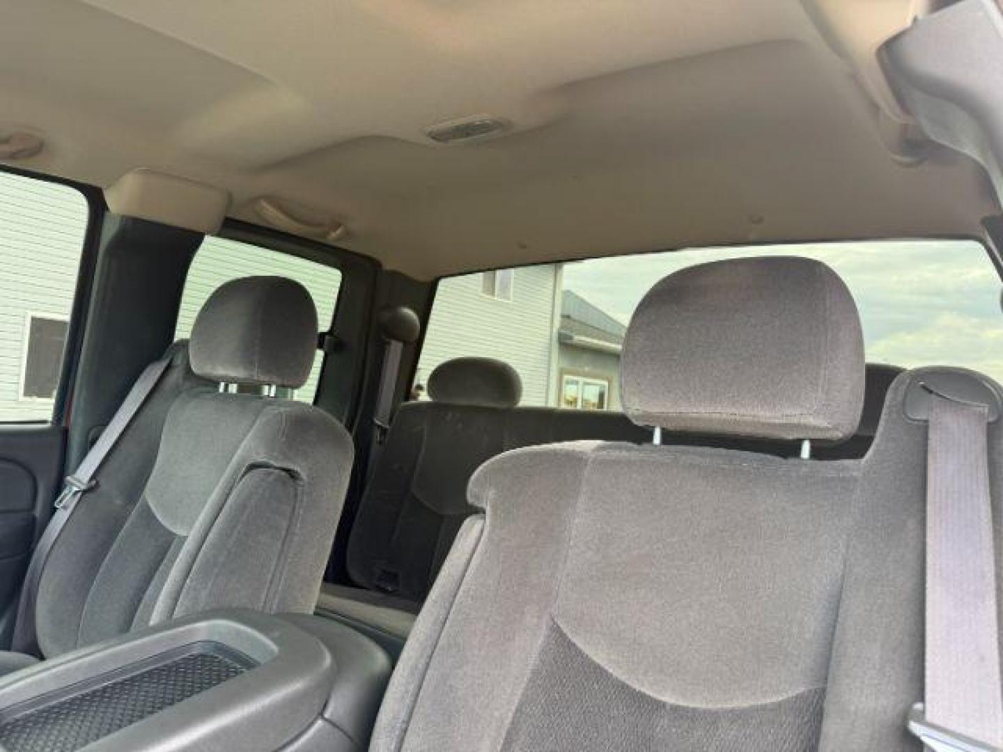 2005 RED /Dark Pewter GMC Sierra 2500HD (1GTHK29295E) with an 66 engine, Automatic transmission, located at 1175 N Woodruff Ave, Idaho Falls, ID, 83401, 43.506901, -111.999657 - At Timberline Auto, finding a great deal on your next vehicle is always easy! Our experienced sales staff's goal is to help find you the right vehicle at the right price! Our knowledgeable finance department has options for almost any credit score. We offer extended service contract options to prote - Photo#34