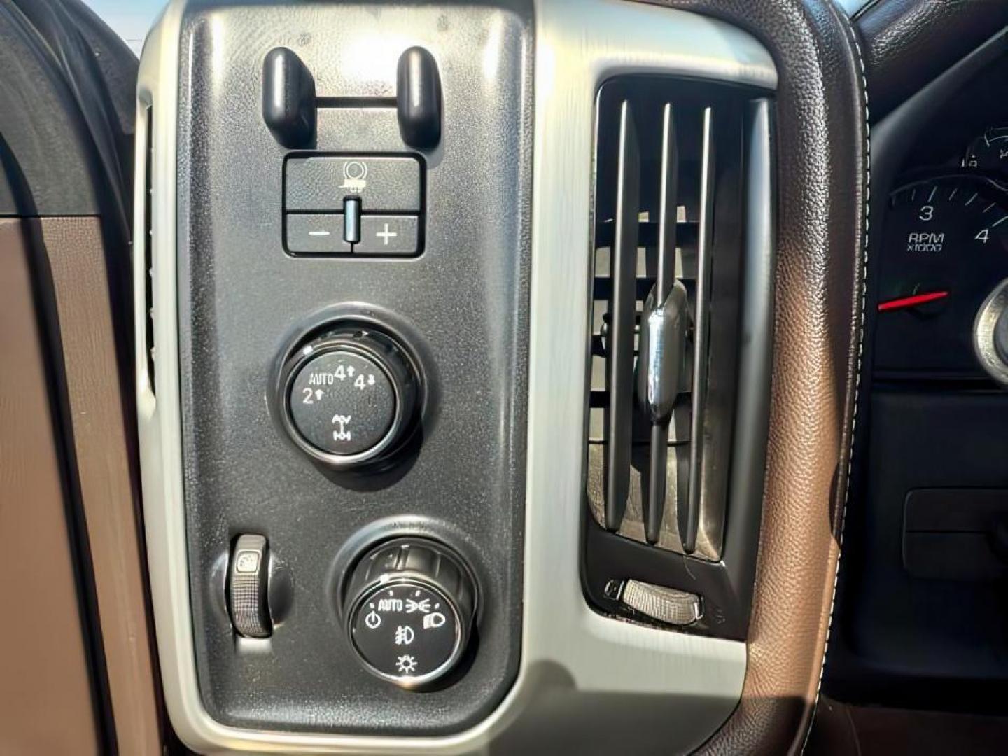 2017 MAROON /Jet Black GMC Sierra 1500 SLT (3GTU2NEC7HG) with an 5.3 VORTEC engine, AUTOMATIC transmission, located at 1235 N Woodruff Ave., Idaho Falls, 83401, (208) 523-1053, 43.507172, -112.000488 - At Timberline Auto, finding a great deal on your next vehicle is always easy! Our experienced sales staff's goal is to help find you the right vehicle at the right price! Our knowledgeable finance department has options for almost any credit score. We offer extended service contract options to prote - Photo#19