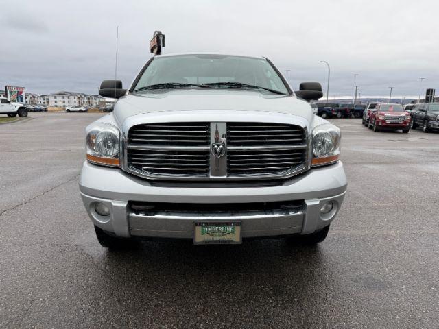 2006 SILVER /Medium Slate Gray Dodge Ram 3500 Laramie (3D7LX39C36G) with an Cummins 5.9L I-6 diesel direct injection engine, AUTOMATIC transmission, located at 1235 N Woodruff Ave., Idaho Falls, 83401, (208) 523-1053, 43.507172, -112.000488 - At Timberline Auto, finding a great deal on your next vehicle is always easy! Our experienced sales staff's goal is to help find you the right vehicle at the right price! Our knowledgeable finance department has options for almost any credit score. We offer extended service contract options to prote - Photo#30