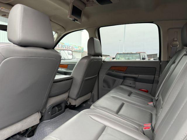 2006 SILVER /Medium Slate Gray Dodge Ram 3500 Laramie (3D7LX39C36G) with an Cummins 5.9L I-6 diesel direct injection engine, AUTOMATIC transmission, located at 1235 N Woodruff Ave., Idaho Falls, 83401, (208) 523-1053, 43.507172, -112.000488 - At Timberline Auto, finding a great deal on your next vehicle is always easy! Our experienced sales staff's goal is to help find you the right vehicle at the right price! Our knowledgeable finance department has options for almost any credit score. We offer extended service contract options to prote - Photo#42