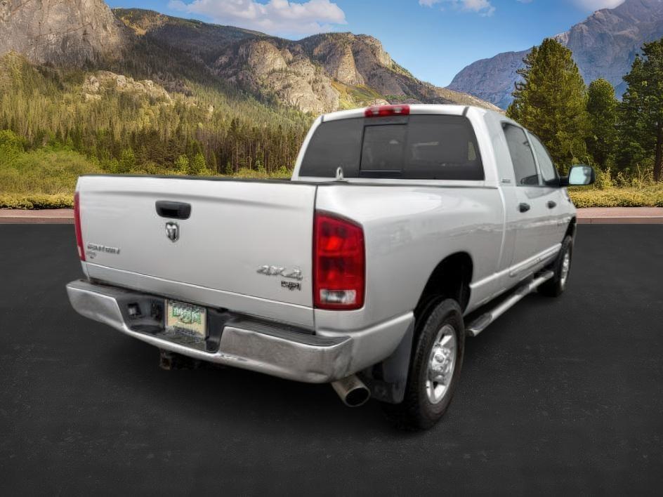 2006 SILVER /Medium Slate Gray Dodge Ram 3500 Laramie (3D7LX39C36G) with an Cummins 5.9L I-6 diesel direct injection engine, AUTOMATIC transmission, located at 1235 N Woodruff Ave., Idaho Falls, 83401, (208) 523-1053, 43.507172, -112.000488 - At Timberline Auto, finding a great deal on your next vehicle is always easy! Our experienced sales staff's goal is to help find you the right vehicle at the right price! Our knowledgeable finance department has options for almost any credit score. We offer extended service contract options to prote - Photo#5