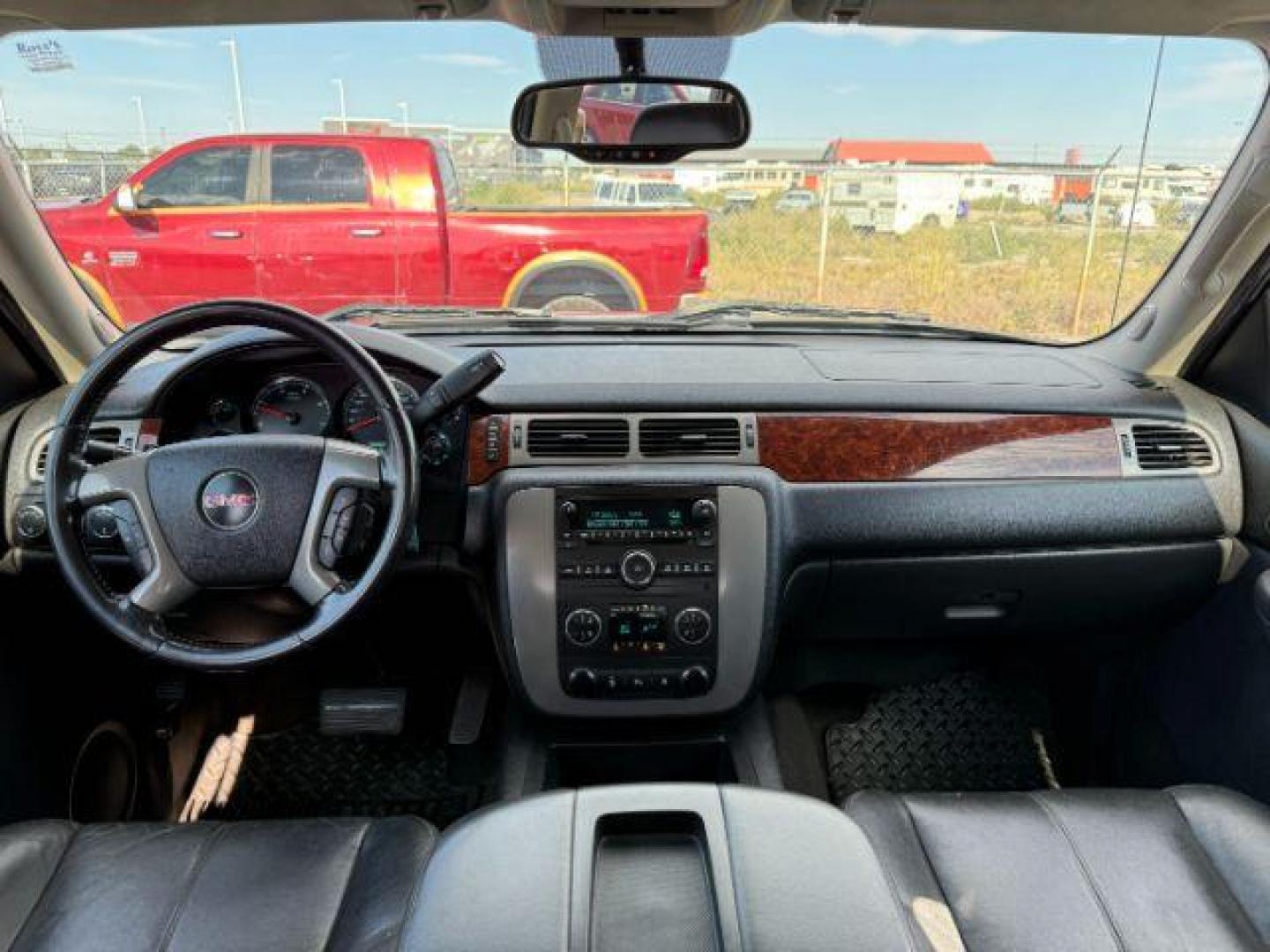 2009 Onyx Black /Ebony GMC Sierra 2500HD SLT (1GTHK43669F) with an 6.6 engine, AUTOMATIC transmission, located at 1235 N Woodruff Ave., Idaho Falls, 83401, (208) 523-1053, 43.507172, -112.000488 - At Timberline Auto, finding a great deal on your next vehicle is always easy! Our experienced sales staff's goal is to help find you the right vehicle at the right price! Our knowledgeable finance department has options for almost any credit score. We offer extended service contract options to prote - Photo#39