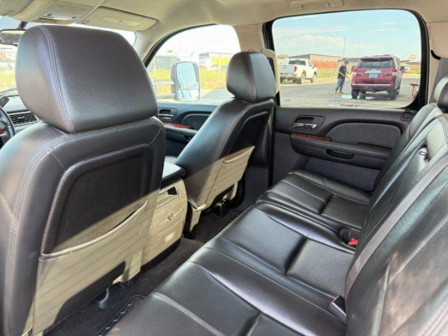 2009 Onyx Black /Ebony GMC Sierra 2500HD SLT (1GTHK43669F) with an 6.6 engine, AUTOMATIC transmission, located at 1235 N Woodruff Ave., Idaho Falls, 83401, (208) 523-1053, 43.507172, -112.000488 - At Timberline Auto, finding a great deal on your next vehicle is always easy! Our experienced sales staff's goal is to help find you the right vehicle at the right price! Our knowledgeable finance department has options for almost any credit score. We offer extended service contract options to prote - Photo#40