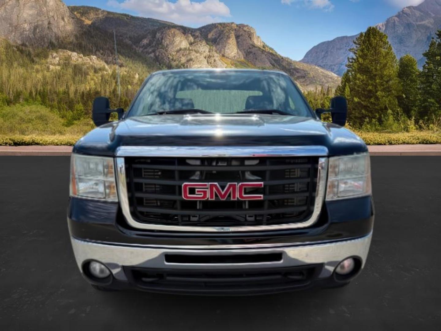 2009 Onyx Black /Ebony GMC Sierra 2500HD SLT (1GTHK43669F) with an 6.6 engine, AUTOMATIC transmission, located at 1235 N Woodruff Ave., Idaho Falls, 83401, (208) 523-1053, 43.507172, -112.000488 - At Timberline Auto, finding a great deal on your next vehicle is always easy! Our experienced sales staff's goal is to help find you the right vehicle at the right price! Our knowledgeable finance department has options for almost any credit score. We offer extended service contract options to prote - Photo#8