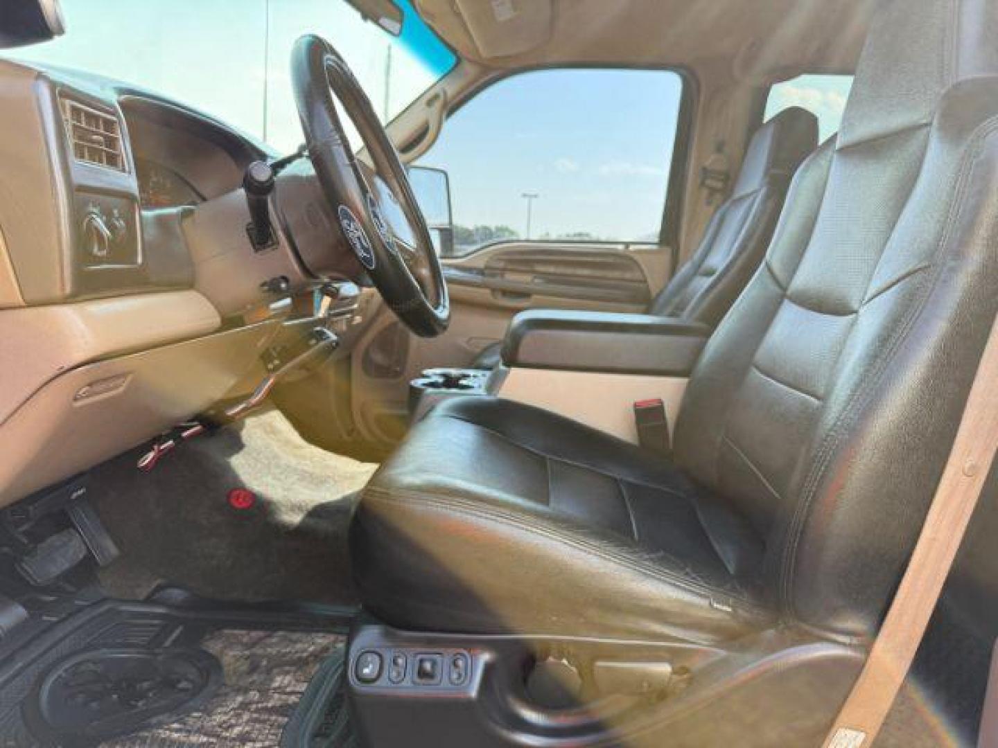 1999 BLACK /LEATHER Ford Super Duty F-250 (1FTNW21F5XE) with an 73L engine, Automatic transmission, located at 1175 N Woodruff Ave, Idaho Falls, ID, 83401, 43.506901, -111.999657 - At Timberline Auto, finding a great deal on your next vehicle is always easy! Our experienced sales staff's goal is to help find you the right vehicle at the right price! Our knowledgeable finance department has options for almost any credit score. We offer extended service contract options to prote - Photo#31
