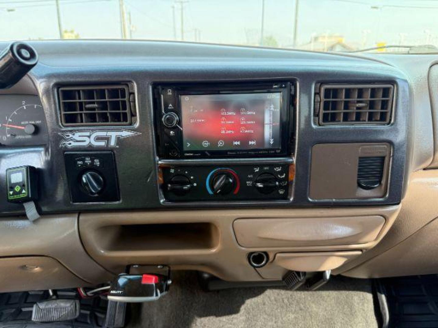 1999 BLACK /LEATHER Ford Super Duty F-250 (1FTNW21F5XE) with an 73L engine, Automatic transmission, located at 1175 N Woodruff Ave, Idaho Falls, ID, 83401, 43.506901, -111.999657 - At Timberline Auto, finding a great deal on your next vehicle is always easy! Our experienced sales staff's goal is to help find you the right vehicle at the right price! Our knowledgeable finance department has options for almost any credit score. We offer extended service contract options to prote - Photo#34