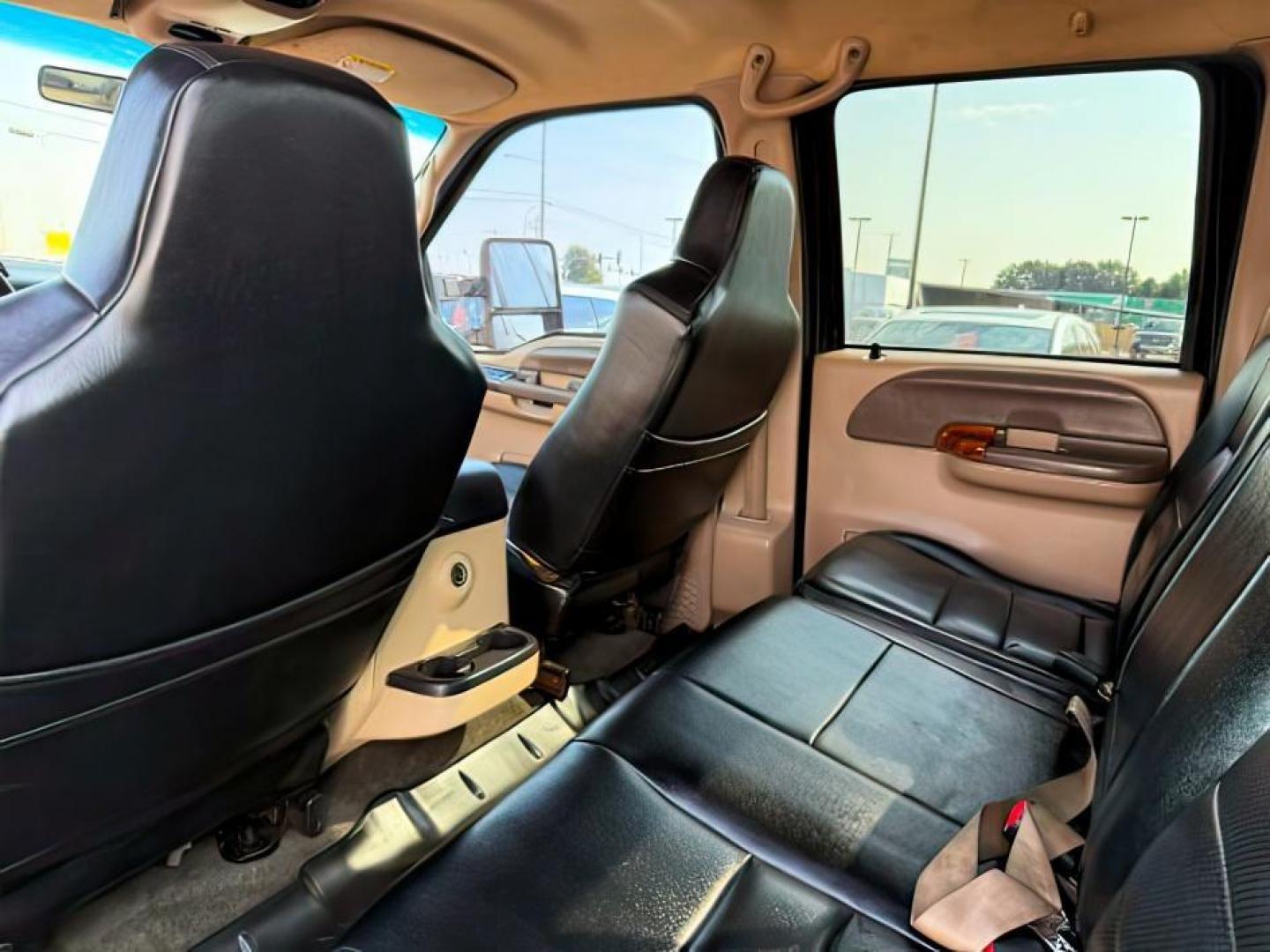 1999 BLACK /LEATHER Ford Super Duty F-250 (1FTNW21F5XE) with an 73L engine, Automatic transmission, located at 1175 N Woodruff Ave, Idaho Falls, ID, 83401, 43.506901, -111.999657 - At Timberline Auto, finding a great deal on your next vehicle is always easy! Our experienced sales staff's goal is to help find you the right vehicle at the right price! Our knowledgeable finance department has options for almost any credit score. We offer extended service contract options to prote - Photo#18