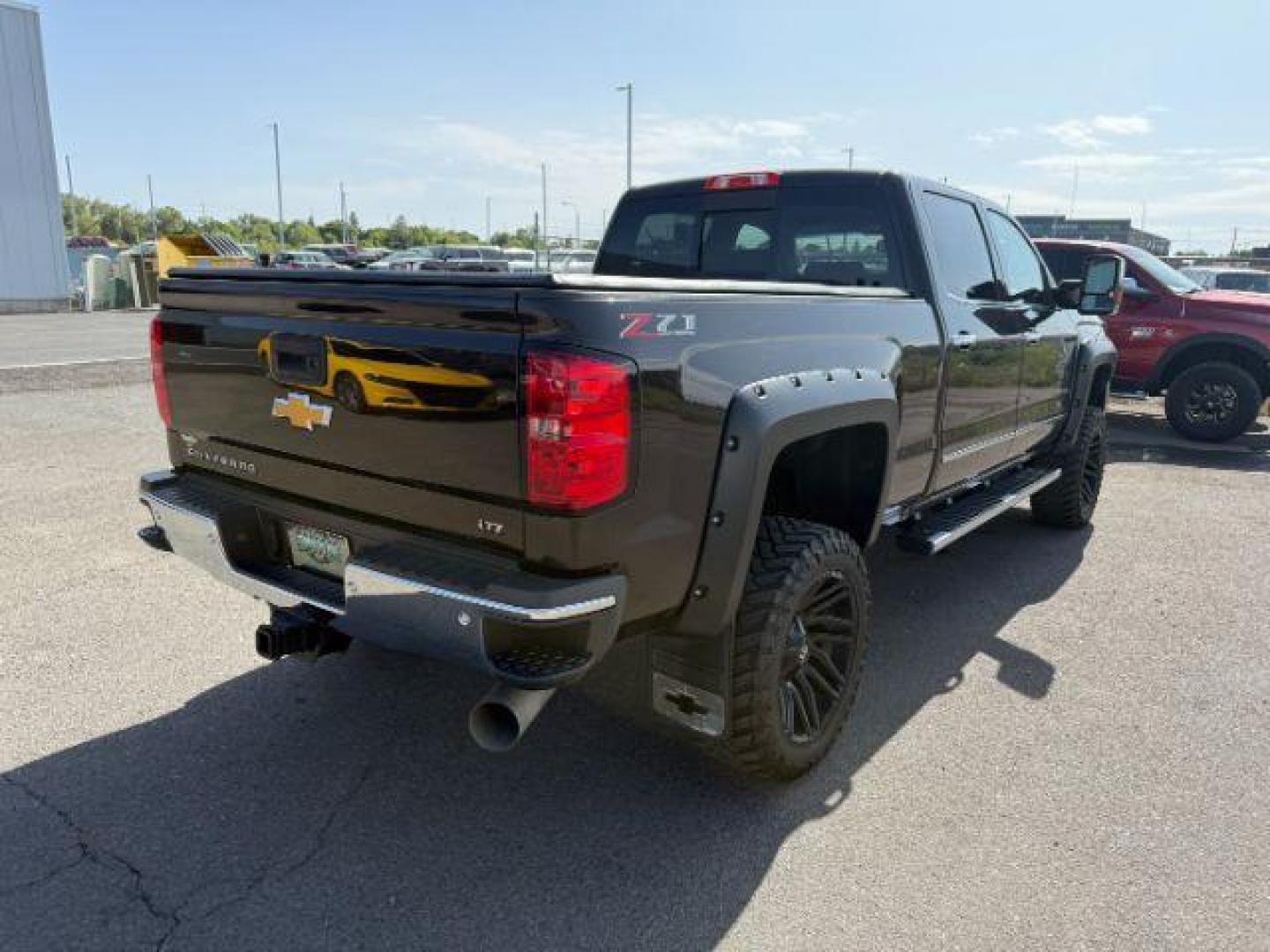 2018 BROWN /Cocoa/Dune Chevrolet Silverado 2500HD (1GC1KWEYXJF) with an 66 engine, Automatic transmission, located at 1175 N Woodruff Ave, Idaho Falls, ID, 83401, 43.506901, -111.999657 - Photo#24