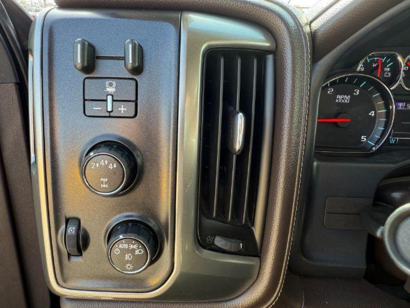 2018 BROWN /Cocoa/Dune Chevrolet Silverado 2500HD (1GC1KWEYXJF) with an 66 engine, Automatic transmission, located at 1175 N Woodruff Ave, Idaho Falls, ID, 83401, 43.506901, -111.999657 - Photo#33