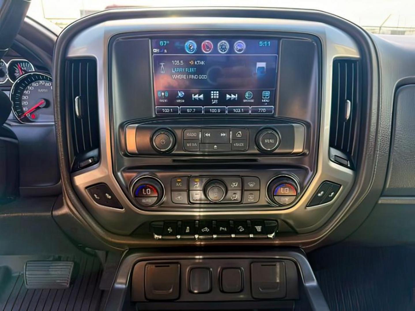 2018 BROWN /Cocoa/Dune Chevrolet Silverado 2500HD (1GC1KWEYXJF) with an 66 engine, Automatic transmission, located at 1175 N Woodruff Ave, Idaho Falls, ID, 83401, 43.506901, -111.999657 - Photo#12
