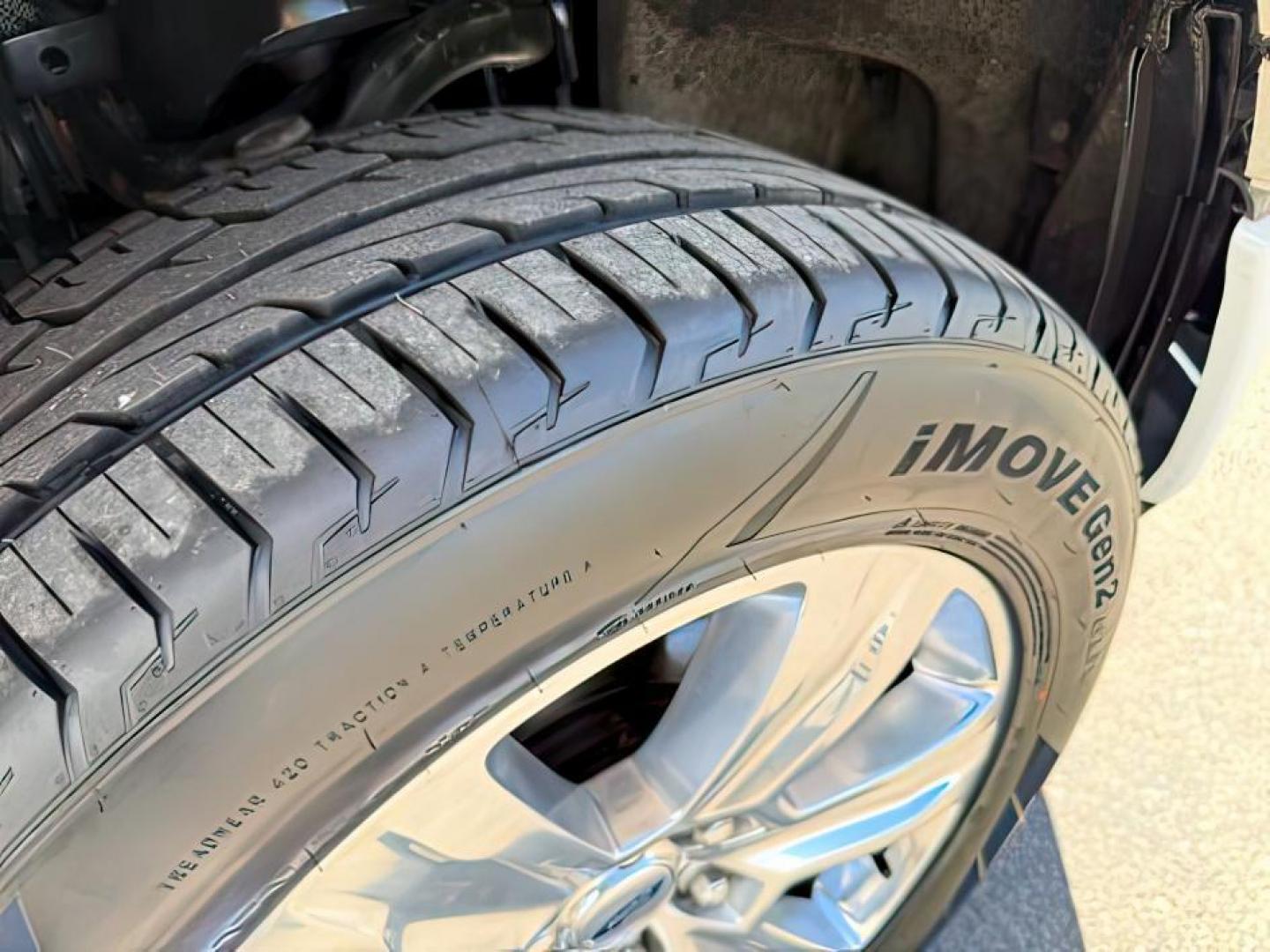 2020 Star White Metallic Tri-Coat /Black Ford F-150 (1FTFW1E48LF) with an EcoBoost 35L V-6 portdirect injection engine, Automatic transmission, located at 1175 N Woodruff Ave, Idaho Falls, ID, 83401, 43.506901, -111.999657 - At Timberline Auto, finding a great deal on your next vehicle is always easy! Our experienced sales staff's goal is to help find you the right vehicle at the right price! Our knowledgeable finance department has options for almost any credit score. We offer extended service contract options to prote - Photo#10