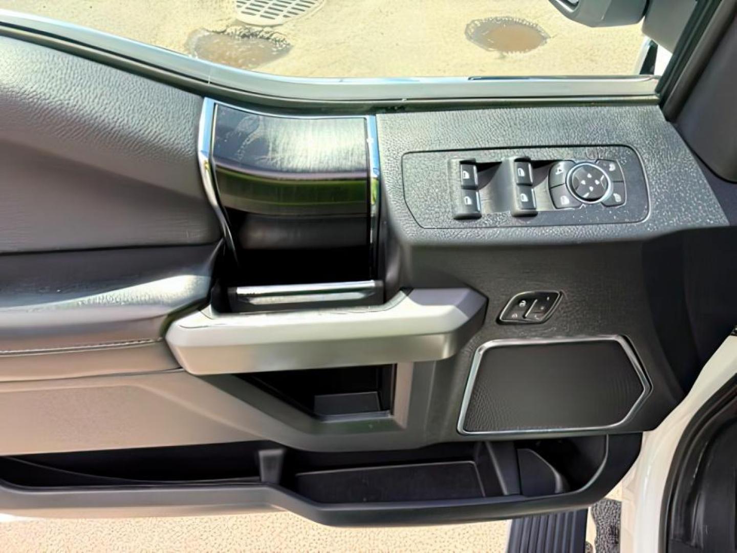2020 Star White Metallic Tri-Coat /Black Ford F-150 (1FTFW1E48LF) with an EcoBoost 35L V-6 portdirect injection engine, Automatic transmission, located at 1175 N Woodruff Ave, Idaho Falls, ID, 83401, 43.506901, -111.999657 - At Timberline Auto, finding a great deal on your next vehicle is always easy! Our experienced sales staff's goal is to help find you the right vehicle at the right price! Our knowledgeable finance department has options for almost any credit score. We offer extended service contract options to prote - Photo#21